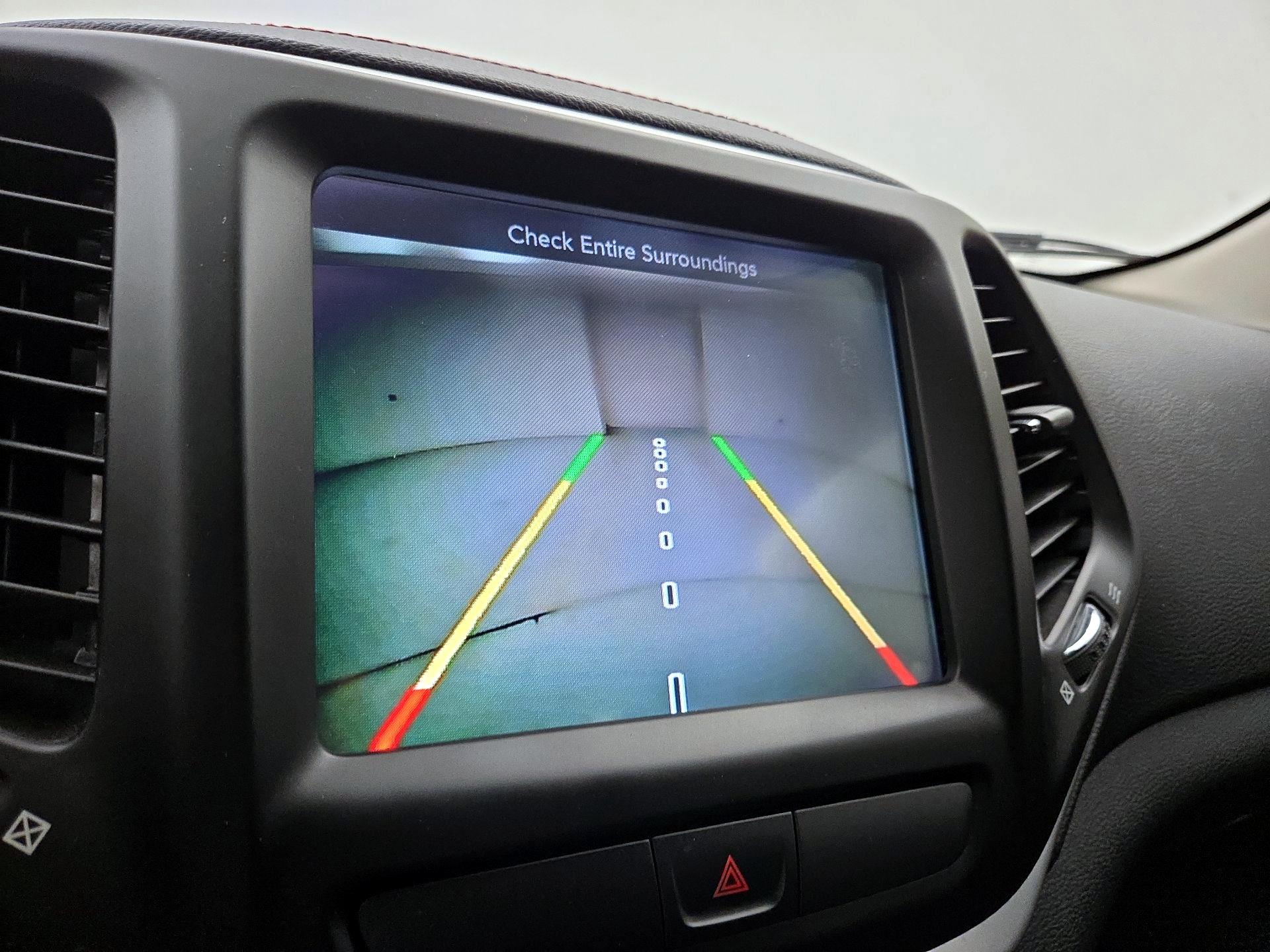 Thumbnail: 2015 Jeep Cherokee - 15