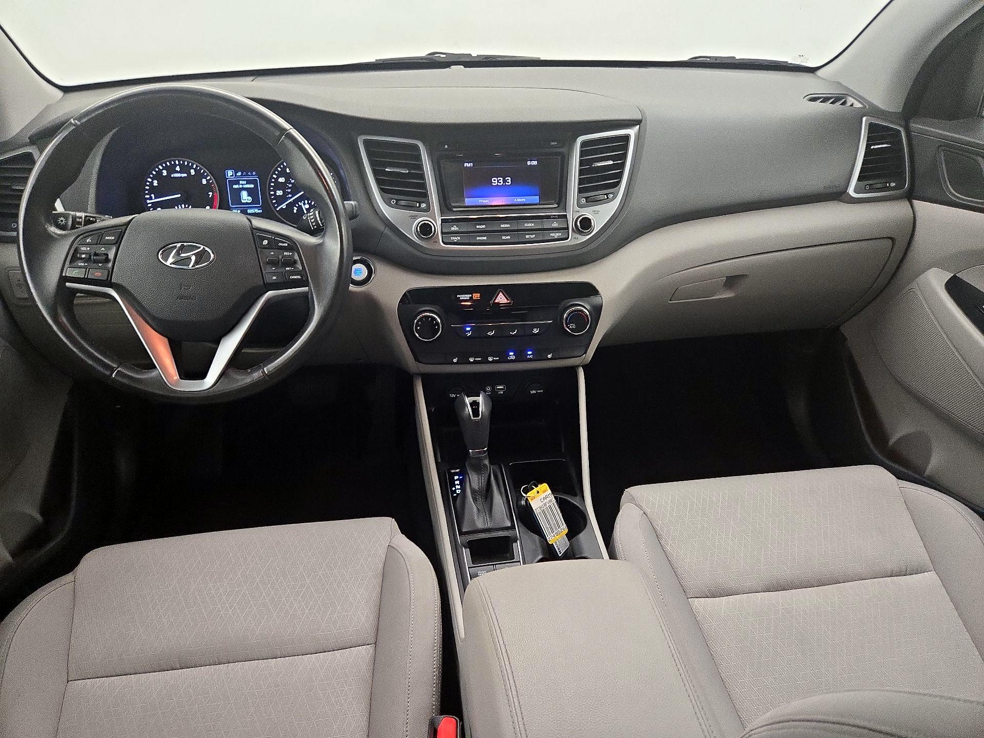 Thumbnail: 2016 Hyundai Tucson - 9