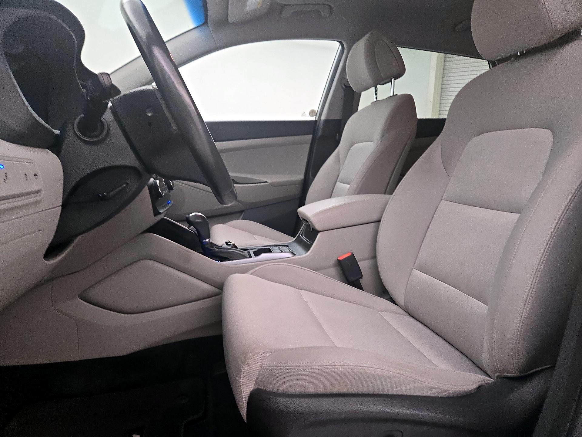 Thumbnail: 2016 Hyundai Tucson - 11