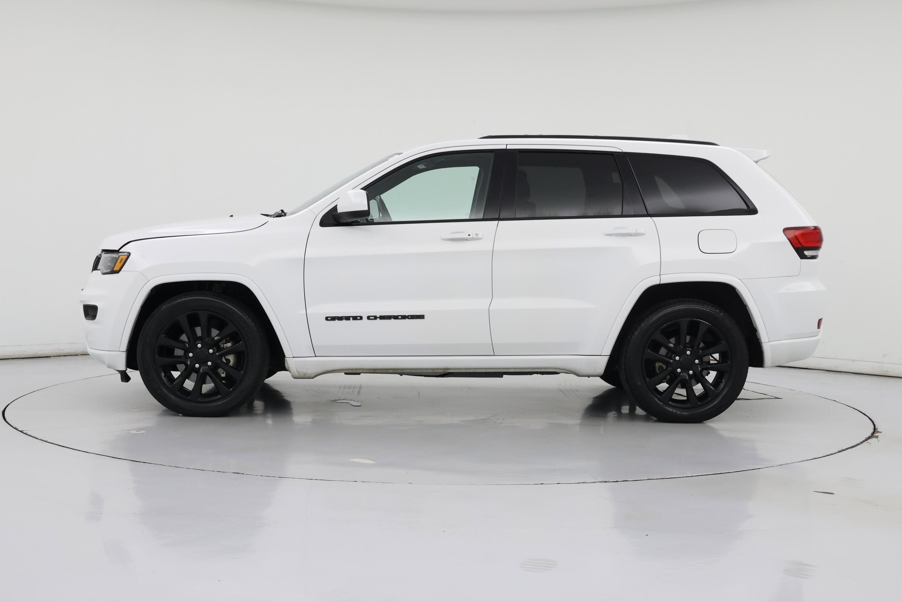 Thumbnail: 2021 Jeep Grand Cherokee - 3