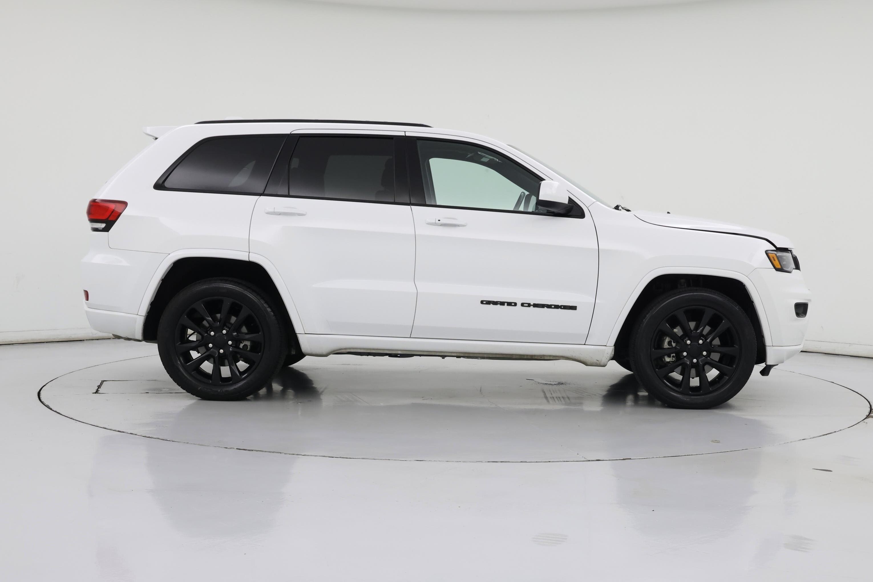 Thumbnail: 2021 Jeep Grand Cherokee - 7