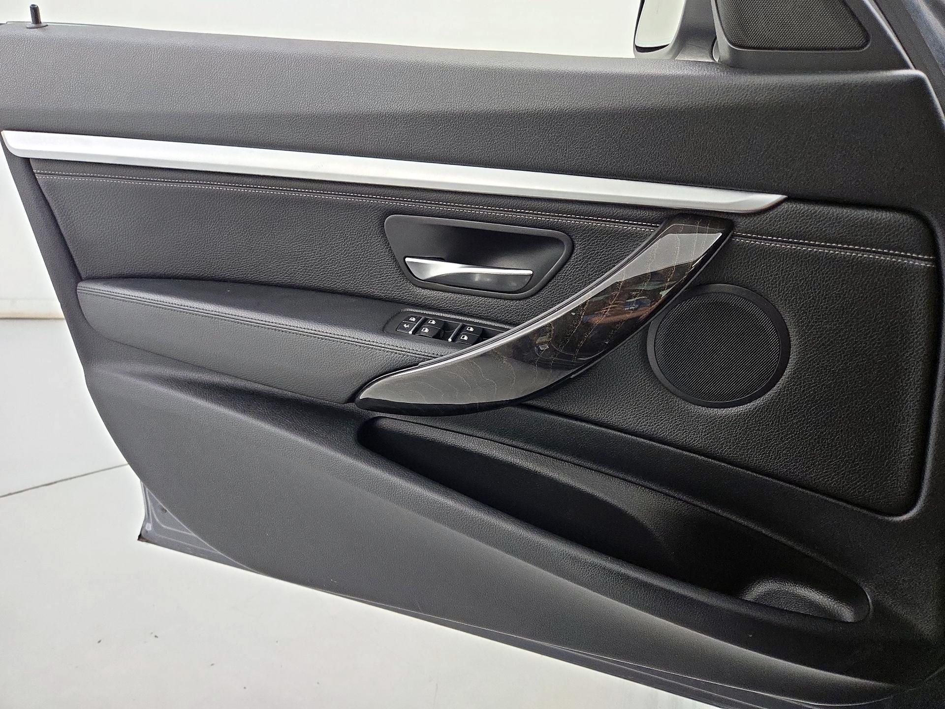 Thumbnail: 2017 BMW 3 Series - 12
