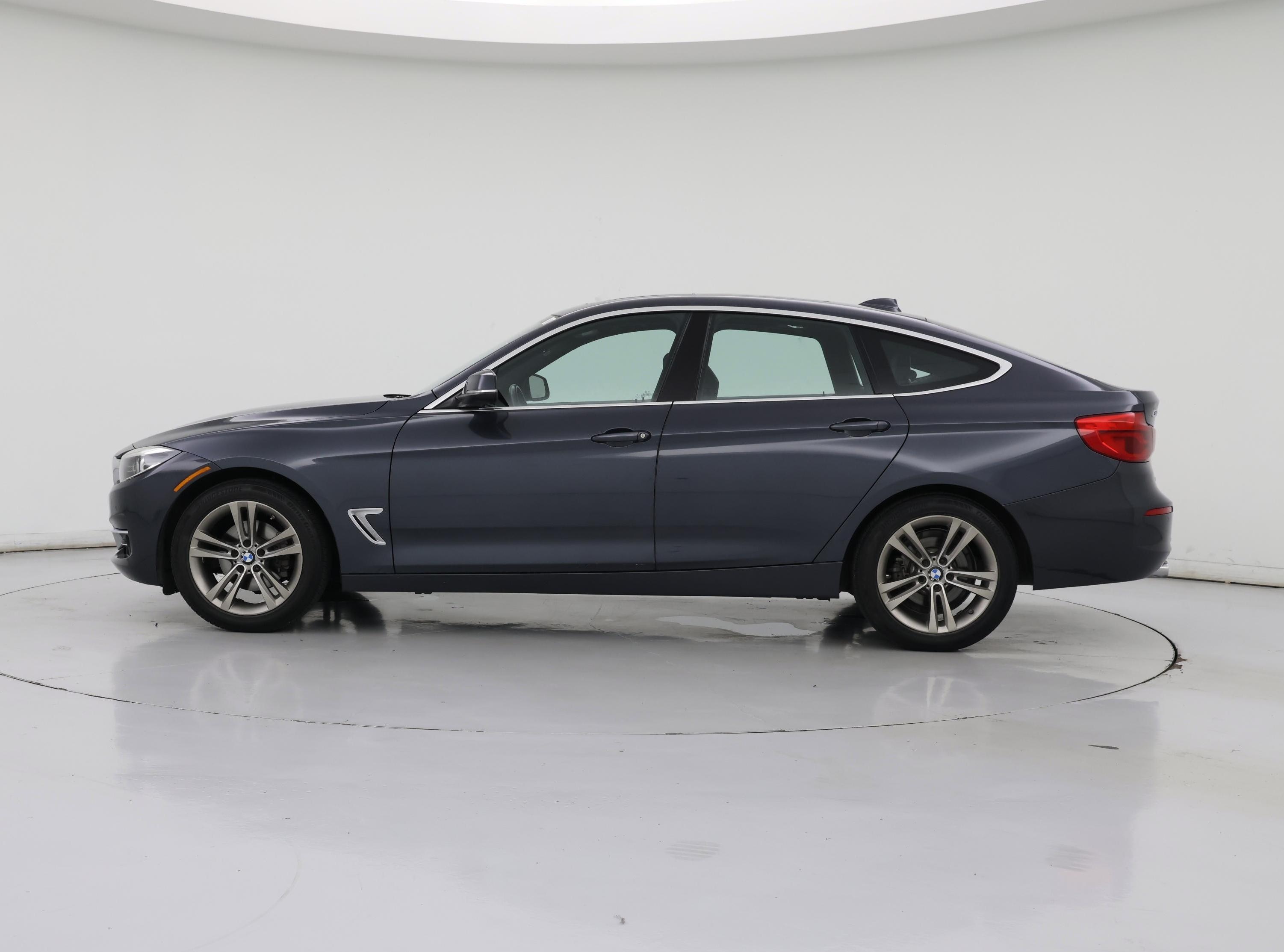 Thumbnail: 2017 BMW 3 Series - 3