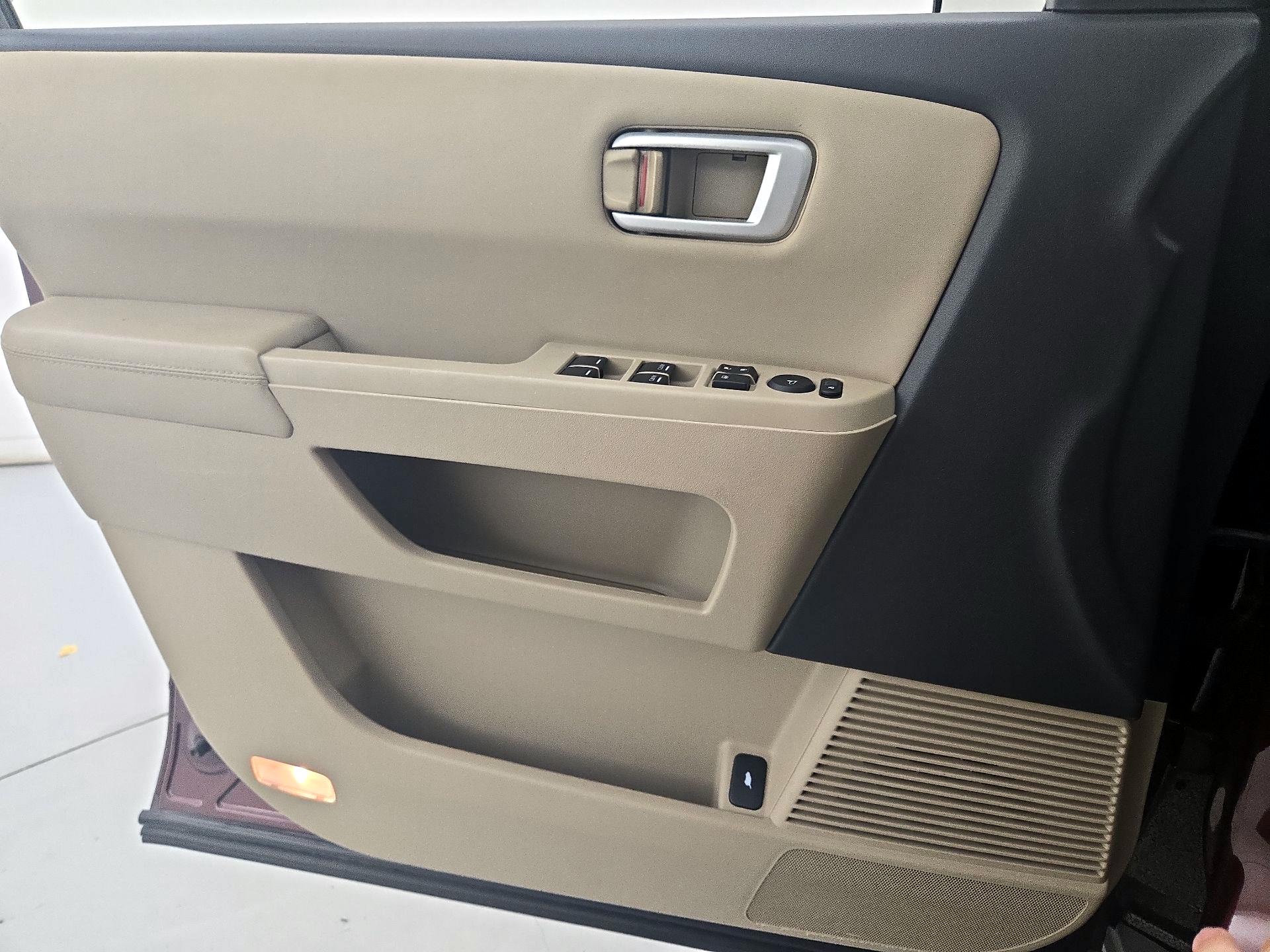 Thumbnail: 2013 Honda Pilot - 12