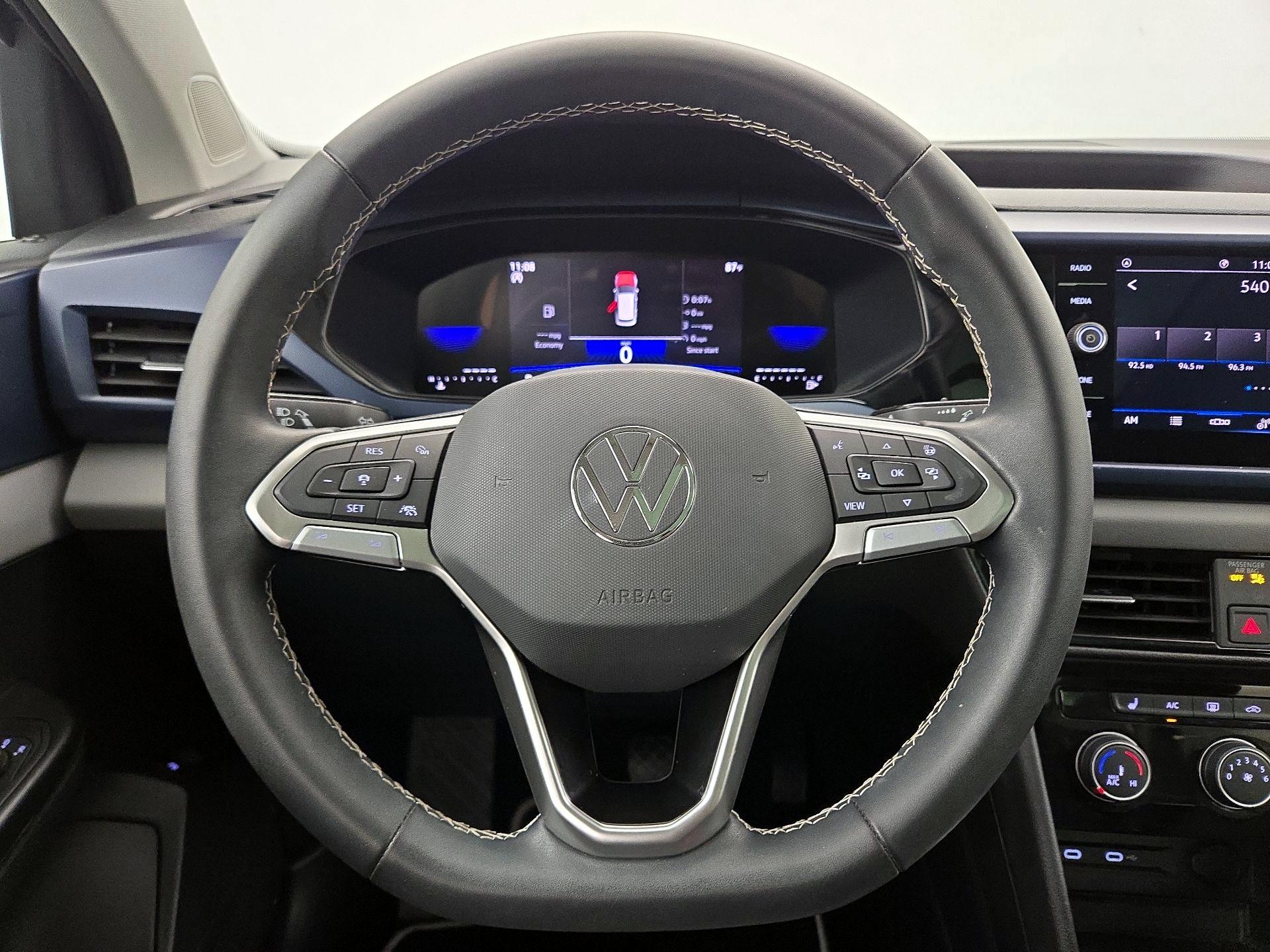 Thumbnail: 2023 Volkswagen Taos - 10