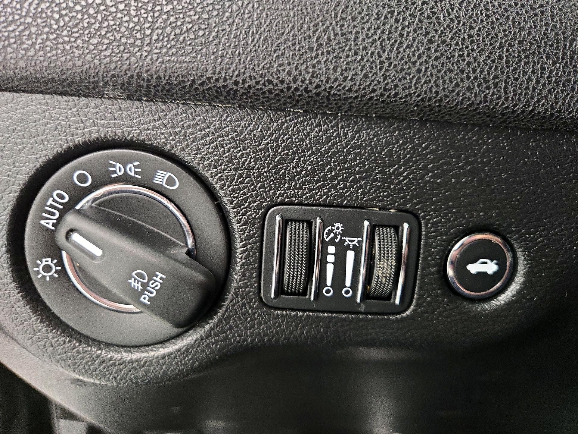 Thumbnail: 2021 Chrysler 300 - 13