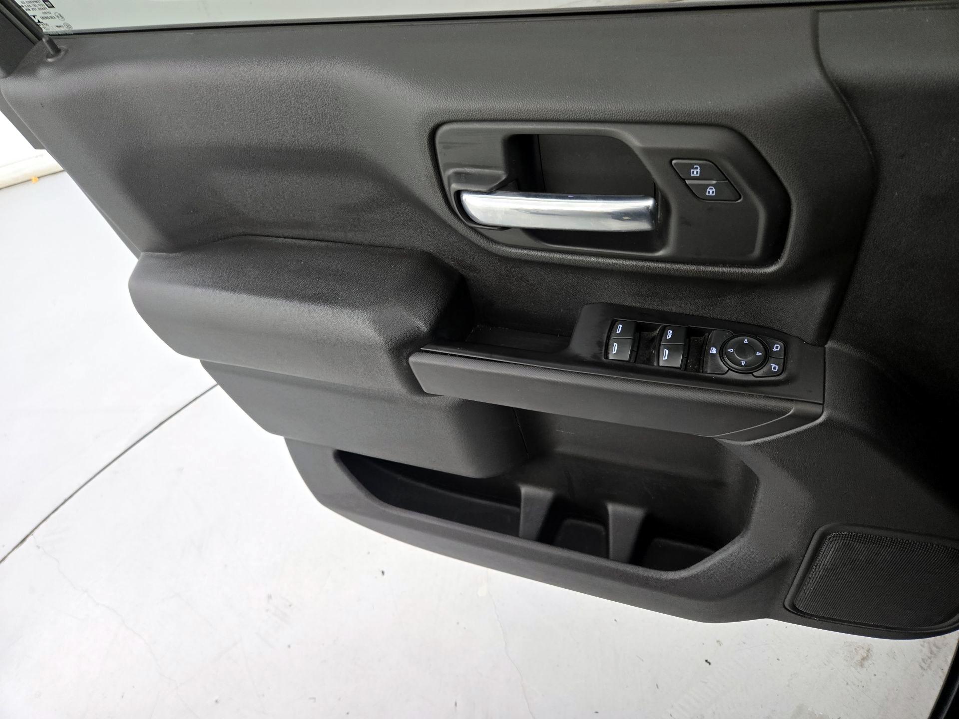 Thumbnail: 2020 Chevrolet Silverado 1500 - 12
