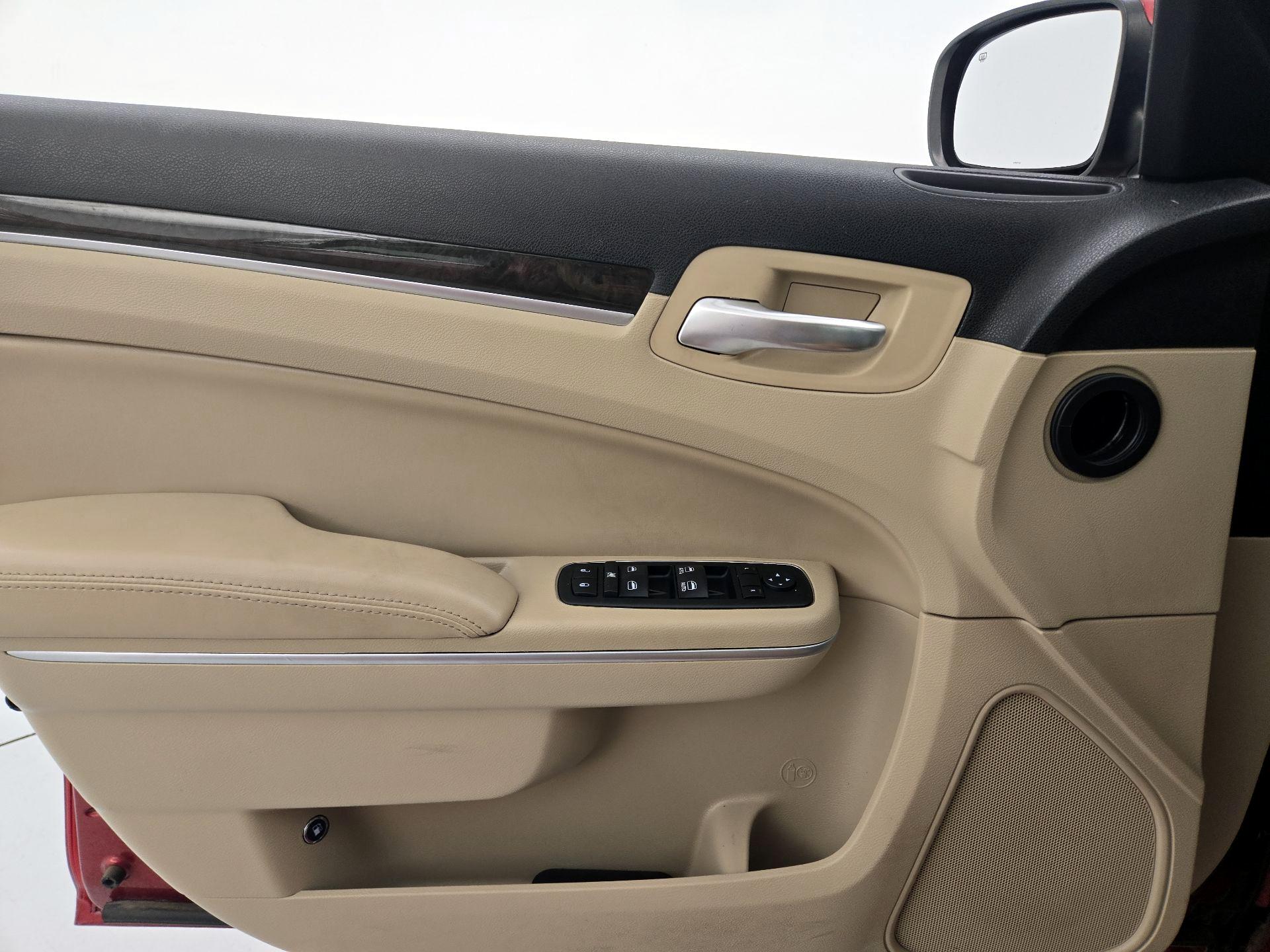 Thumbnail: 2014 Chrysler 300 - 12