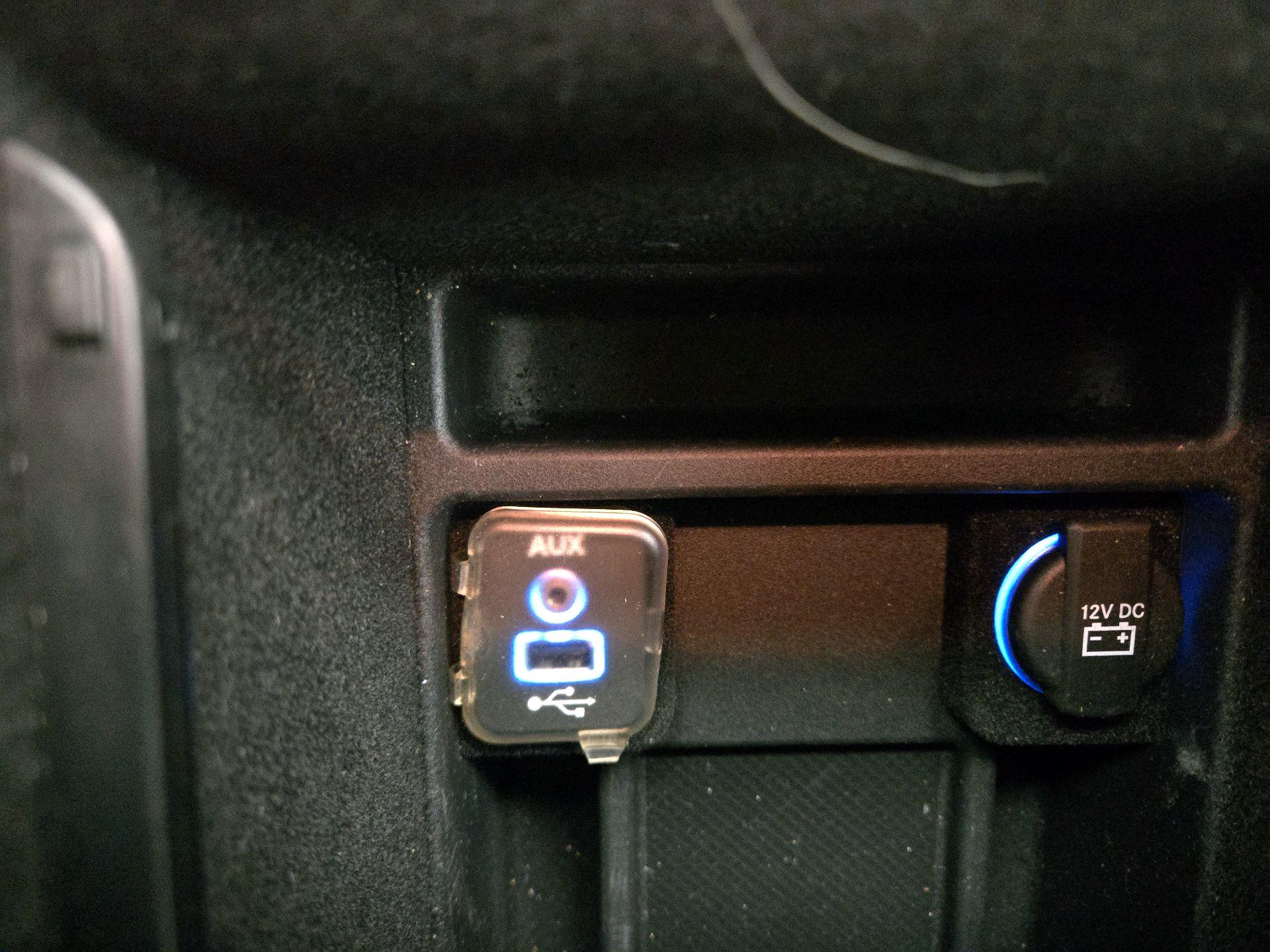 Thumbnail: 2014 Chrysler 300 - 19
