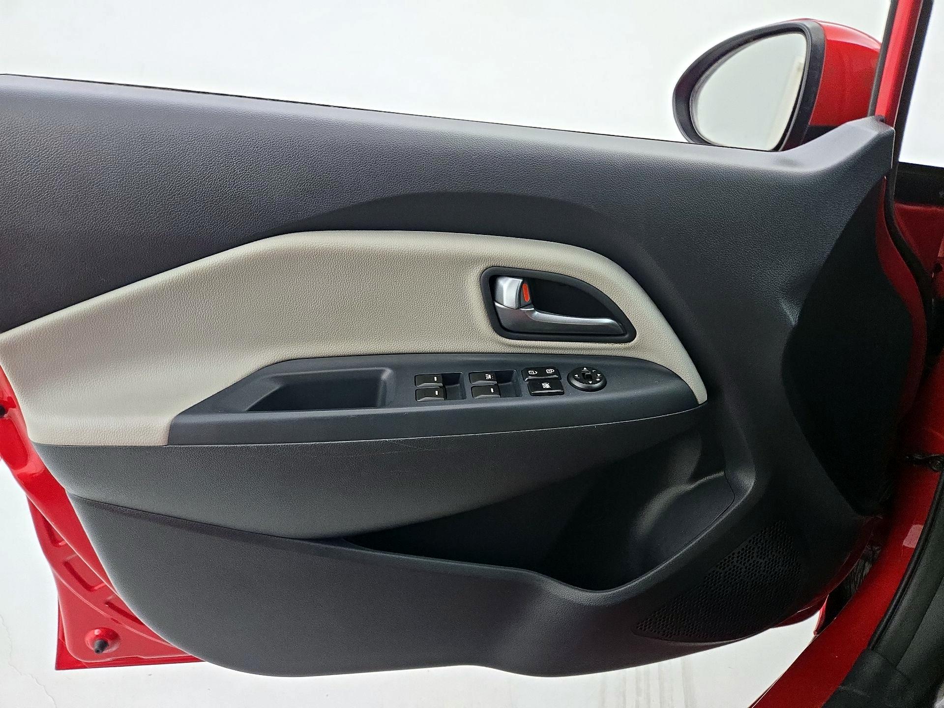 Thumbnail: 2017 Kia Rio - 12