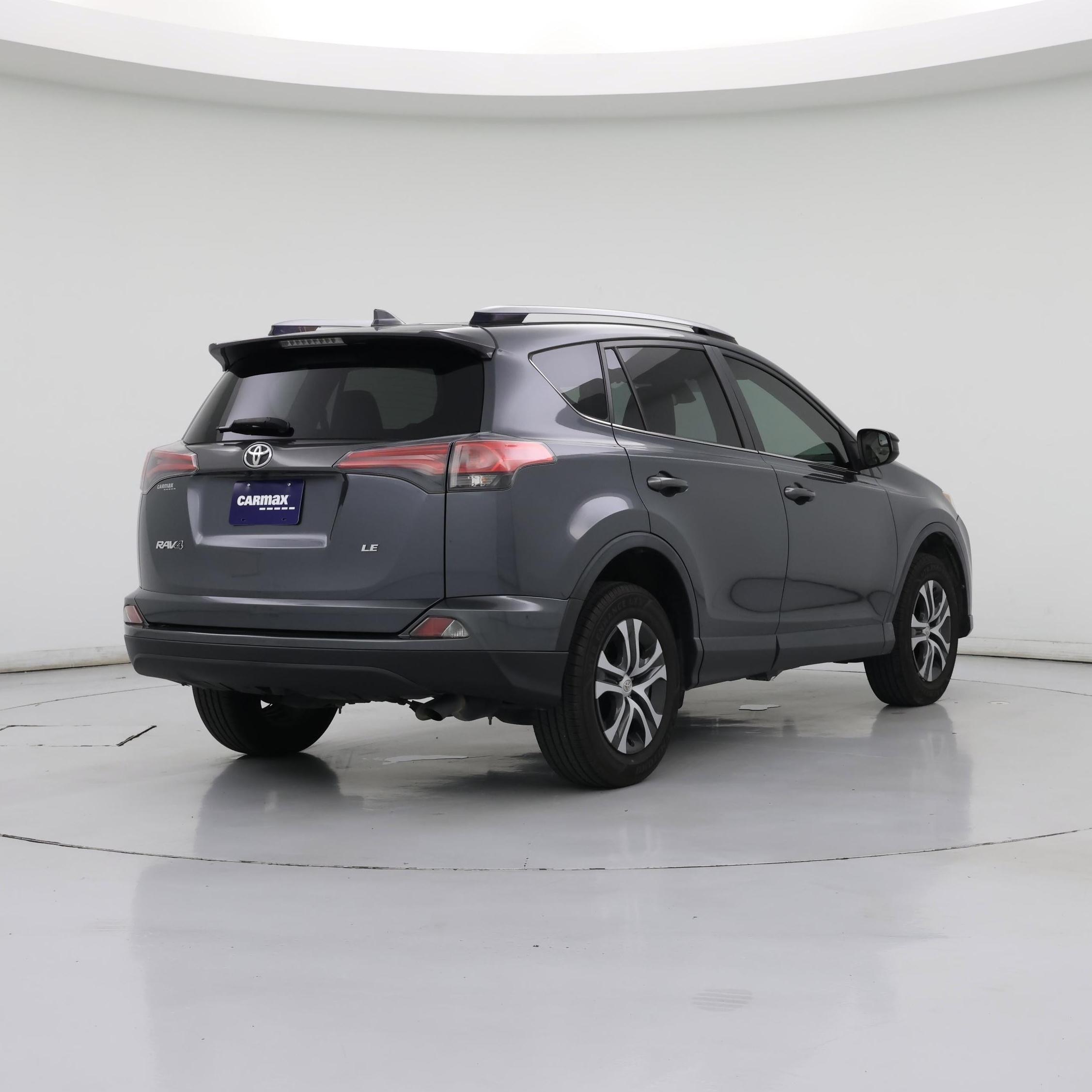 Thumbnail: 2017 Toyota RAV4 - 8
