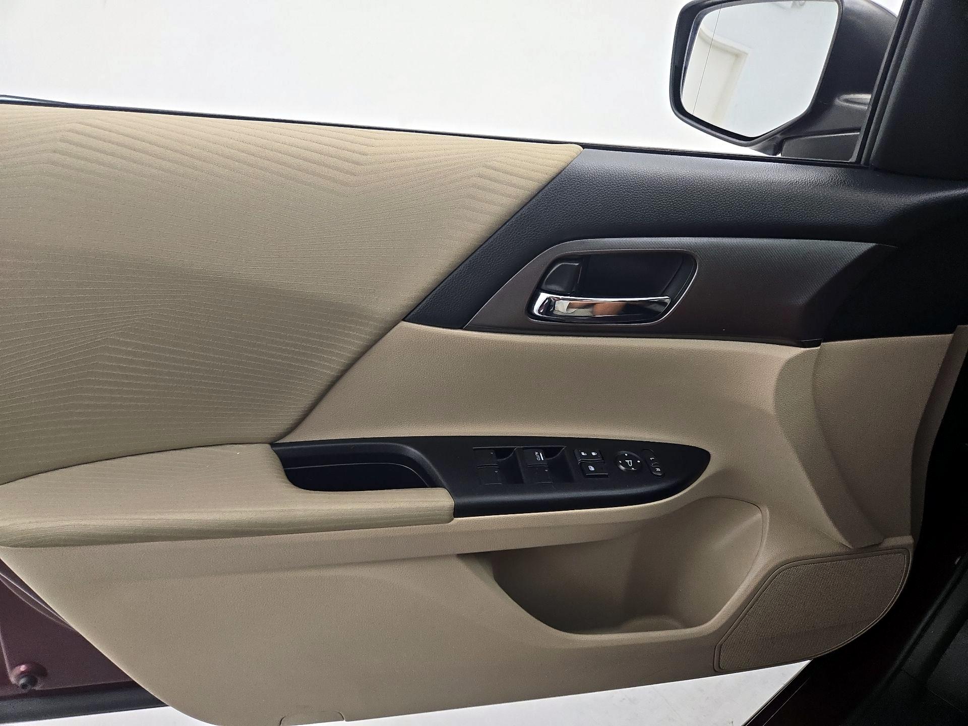 Thumbnail: 2015 Honda Accord - 12