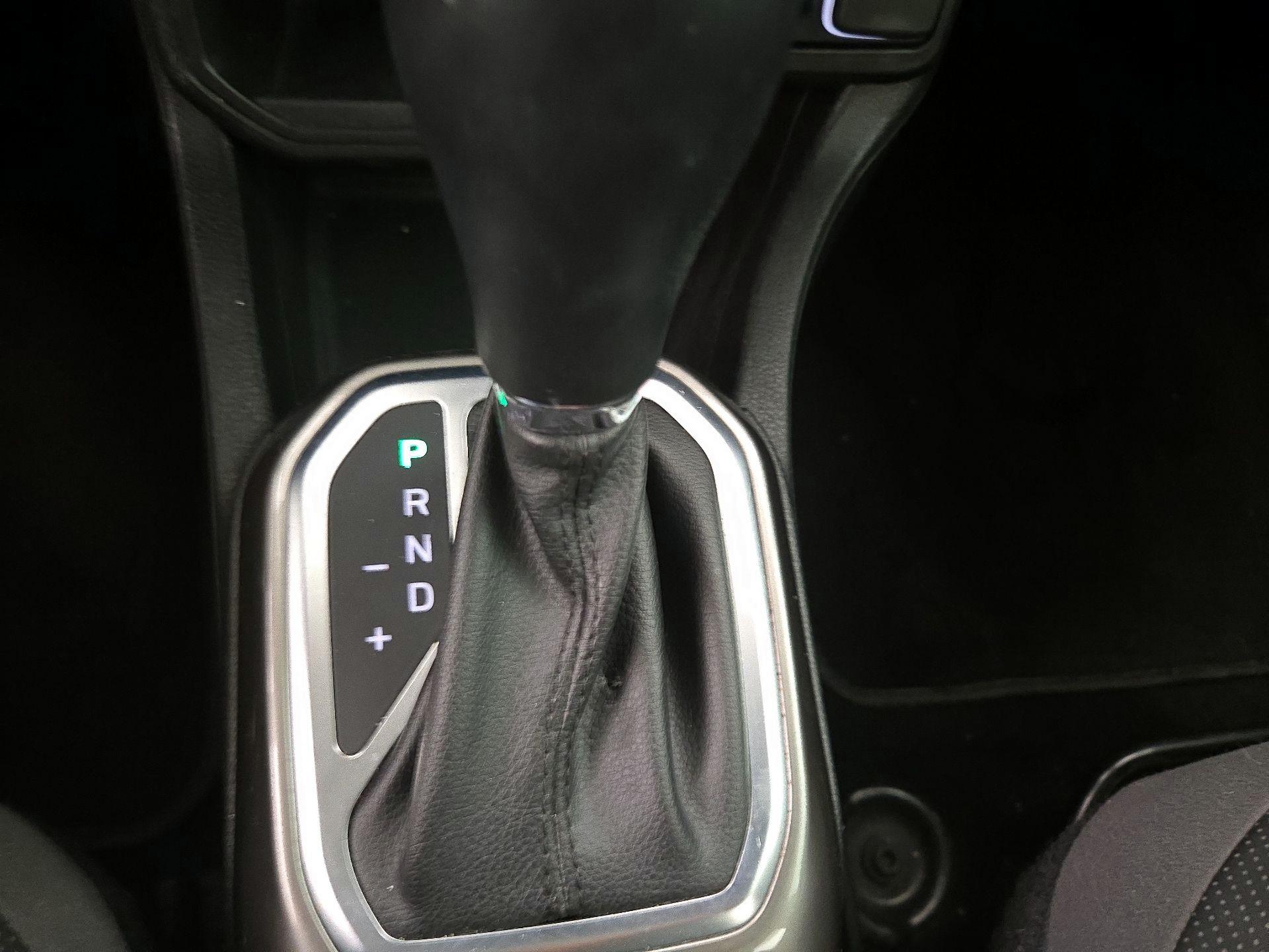 Thumbnail: 2018 Jeep Renegade - 17