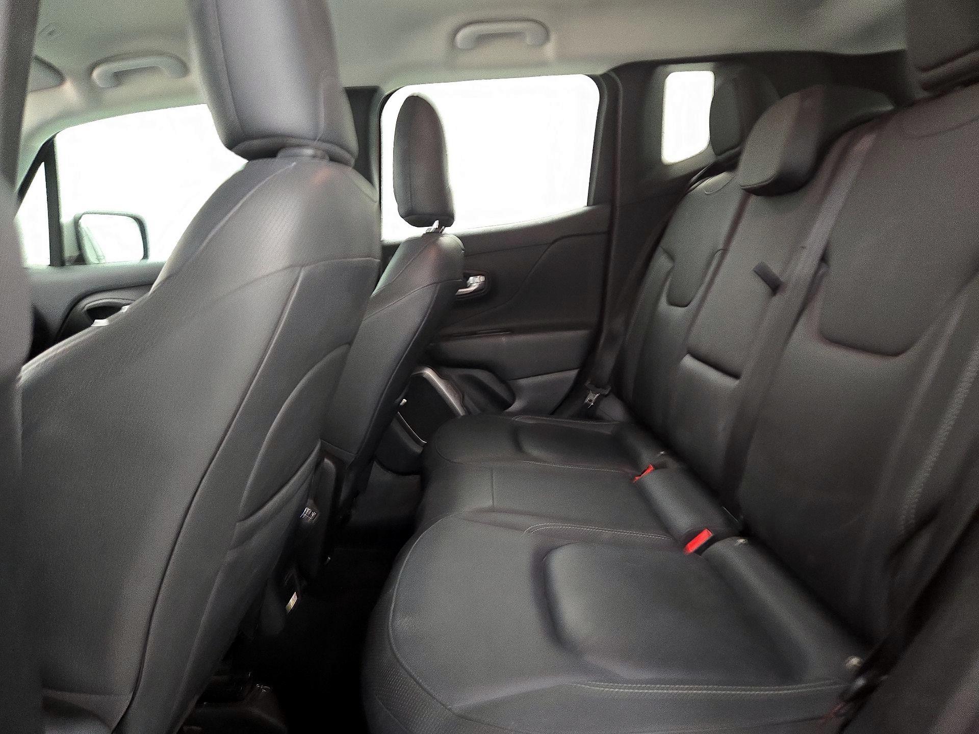 Thumbnail: 2018 Jeep Renegade - 19