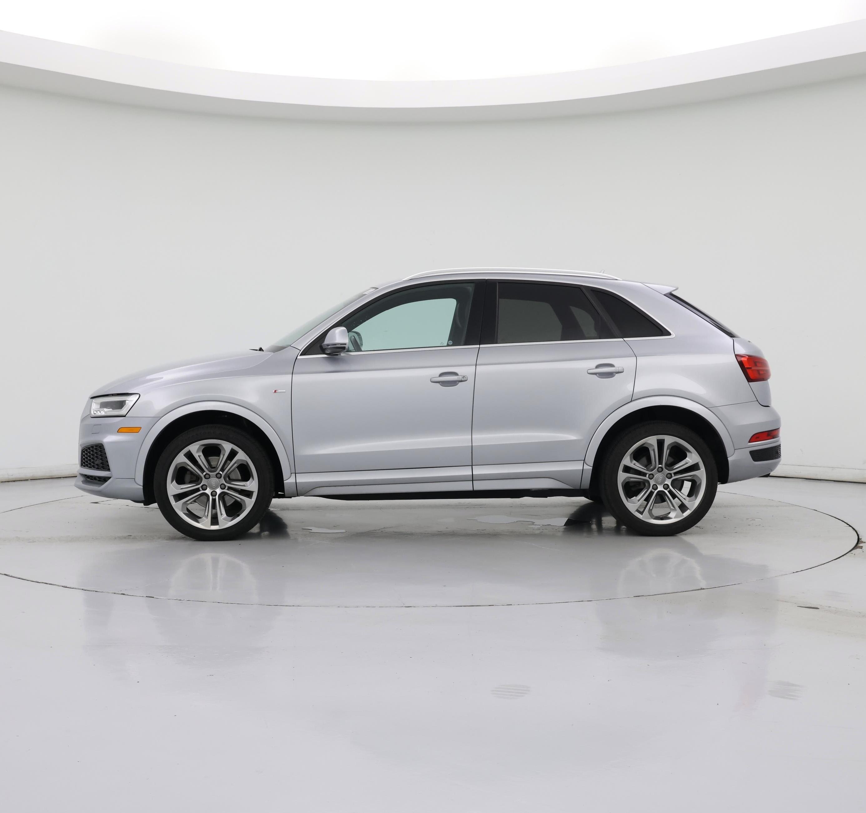 Thumbnail: 2018 Audi Q3 - 3
