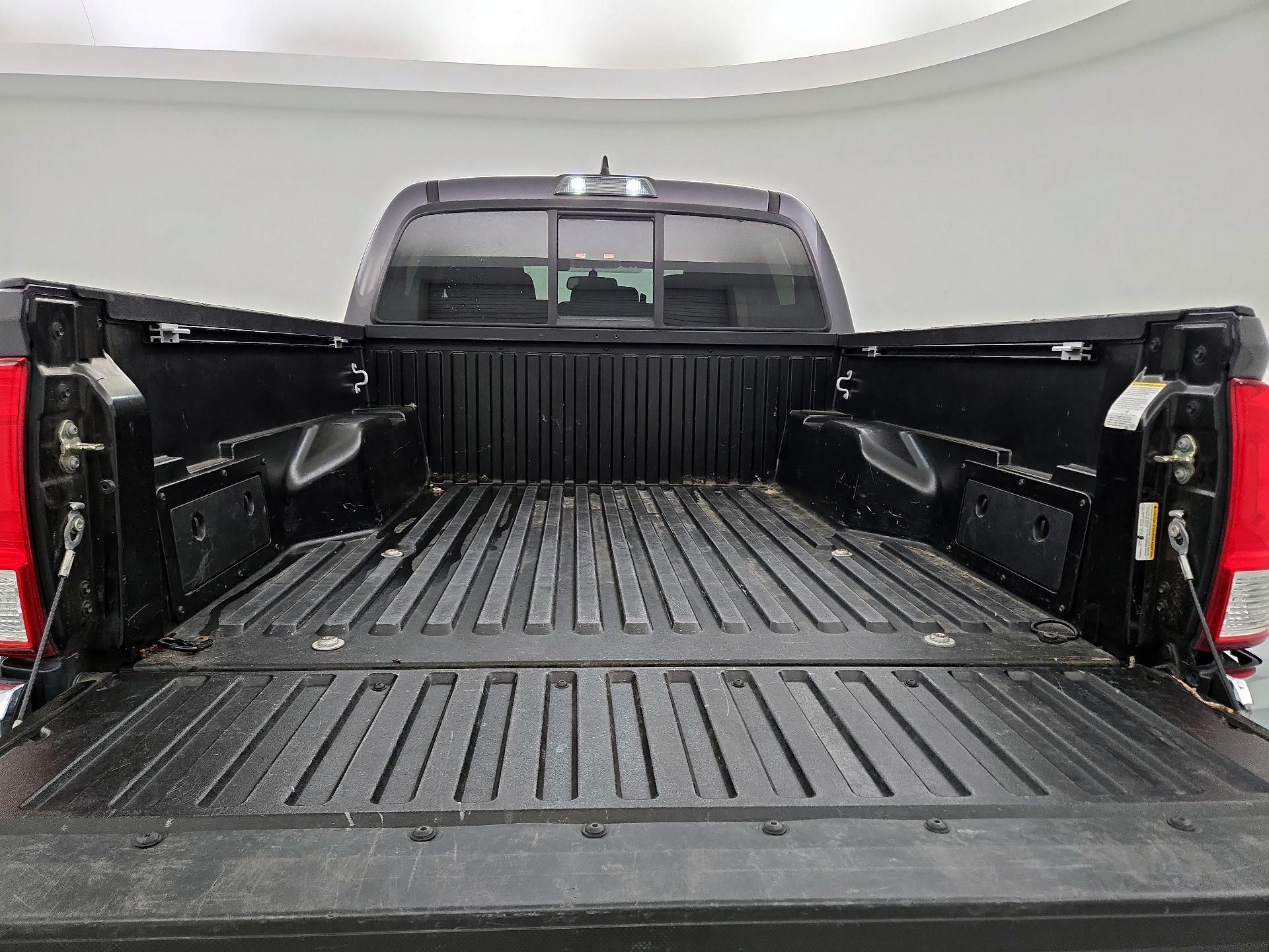 Thumbnail: 2017 Toyota Tacoma - 20