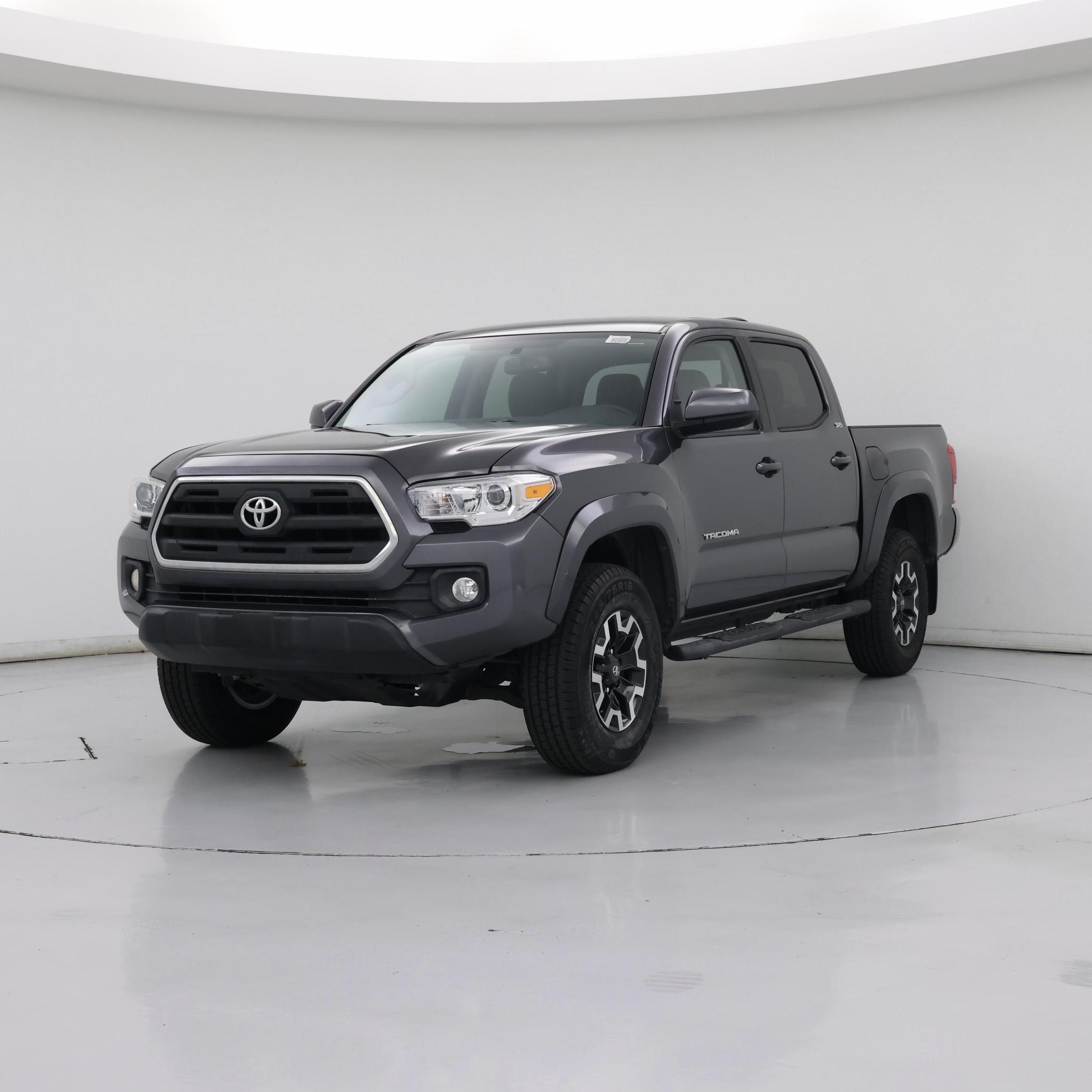 Thumbnail: 2017 Toyota Tacoma - 4