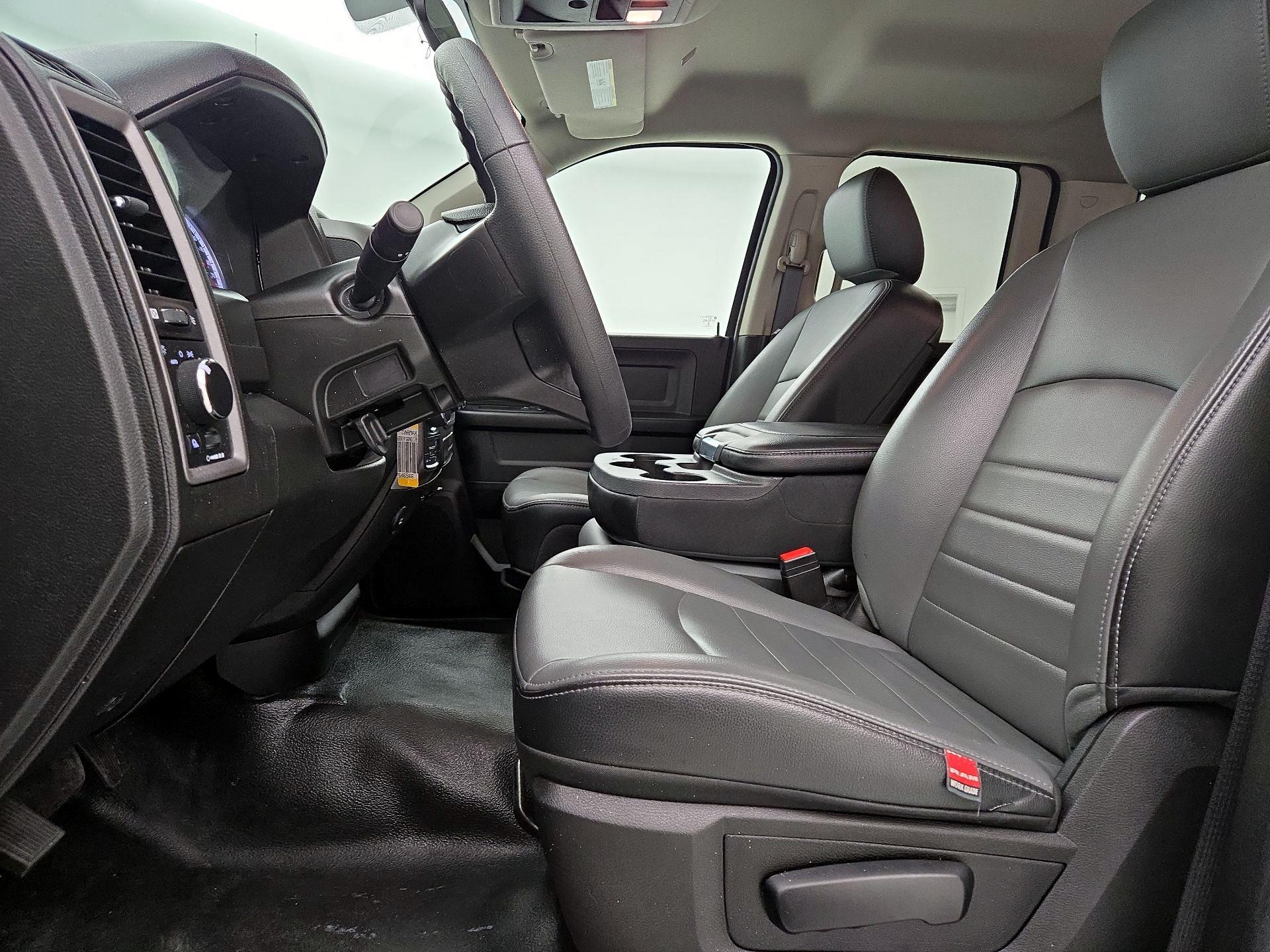 Thumbnail: 2022 RAM 1500 Classic - 11
