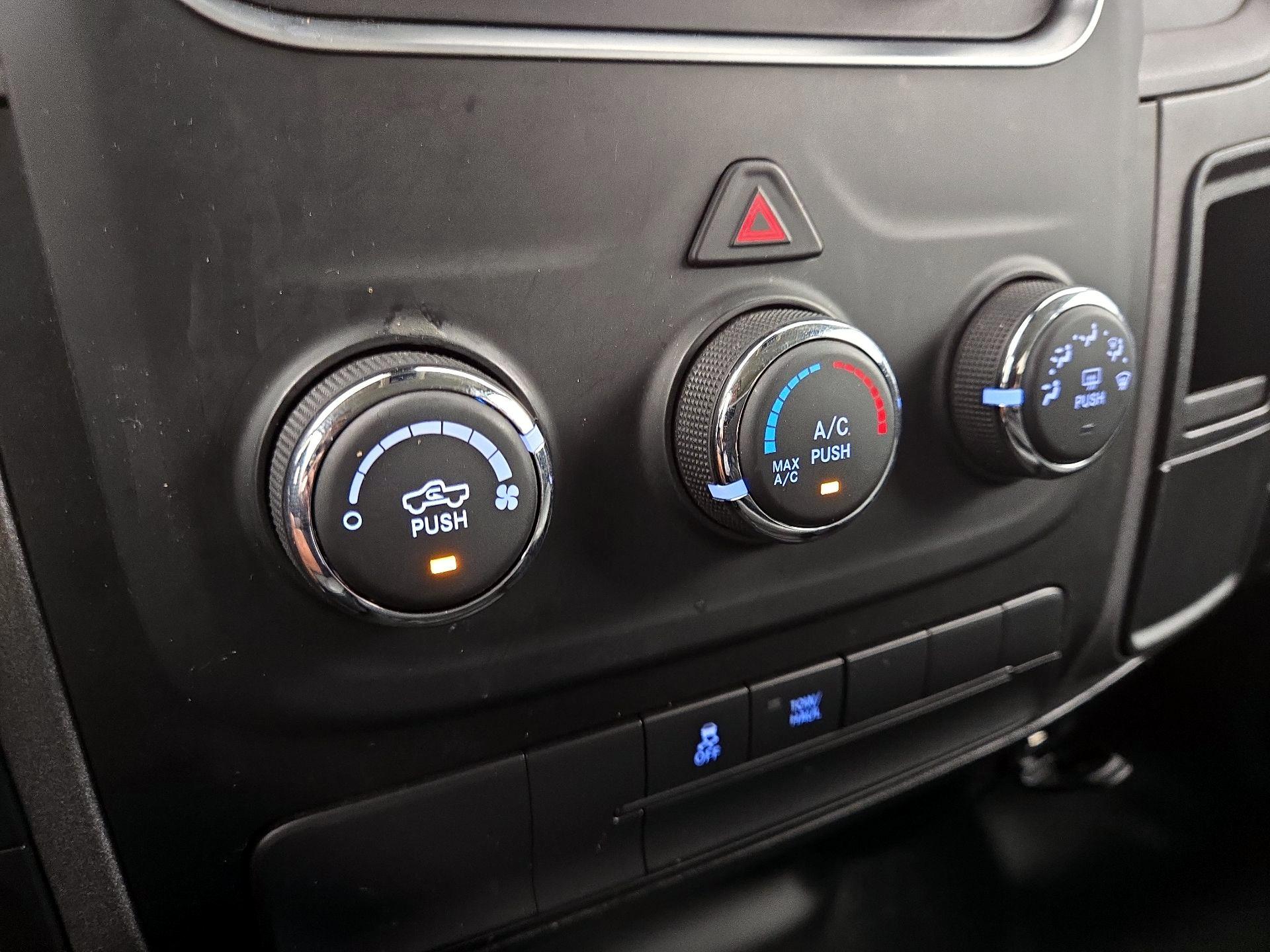 Thumbnail: 2022 RAM 1500 Classic - 16