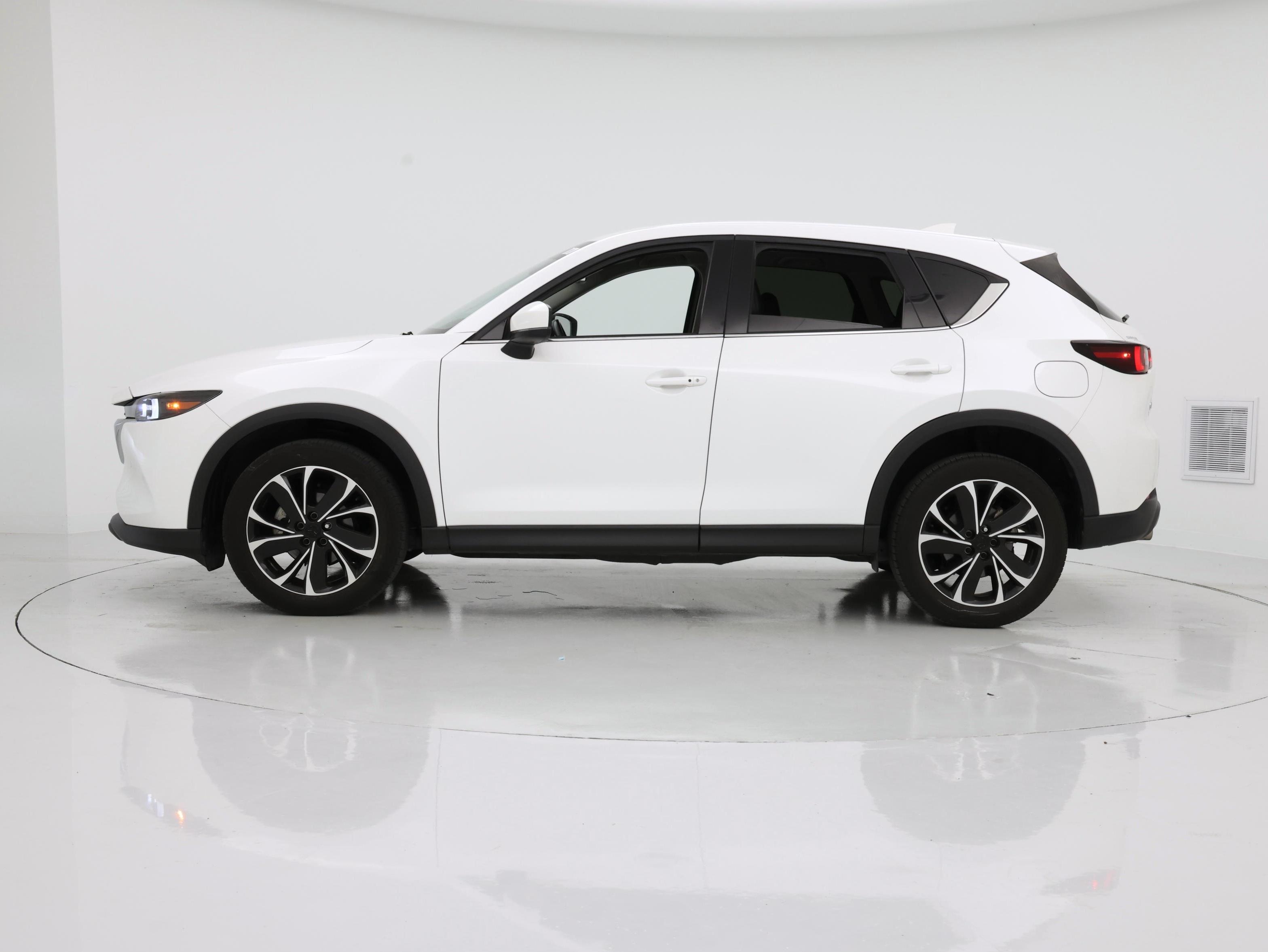 Thumbnail: 2022 Mazda CX-5 - 3