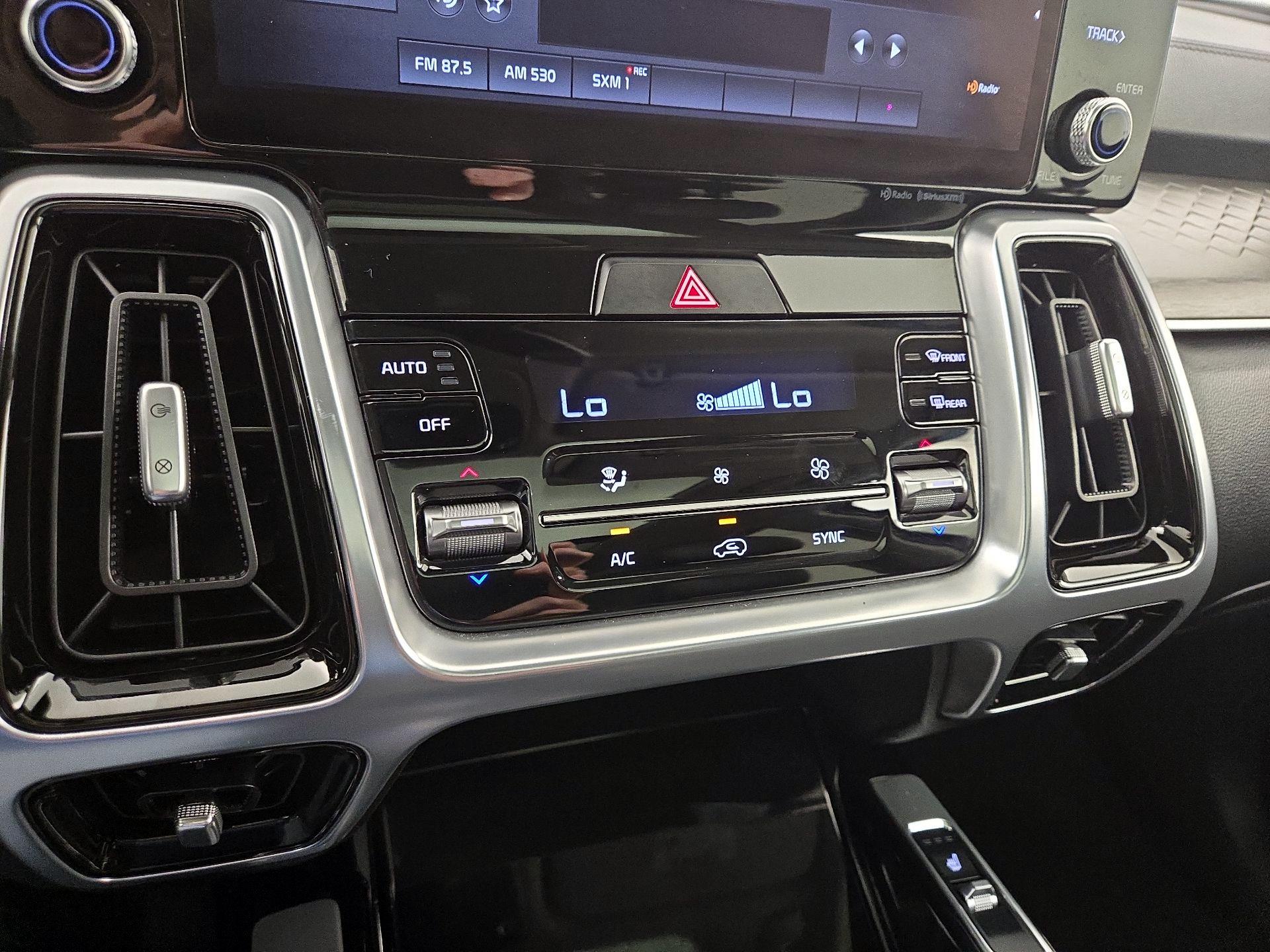 Thumbnail: 2021 Kia Sorento - 17