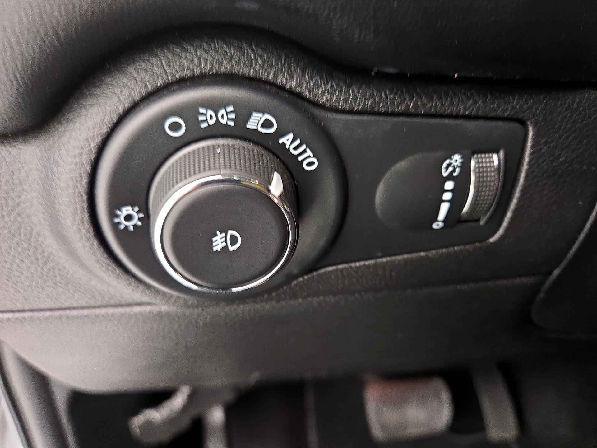 Thumbnail: 2021 Dodge Durango - 13