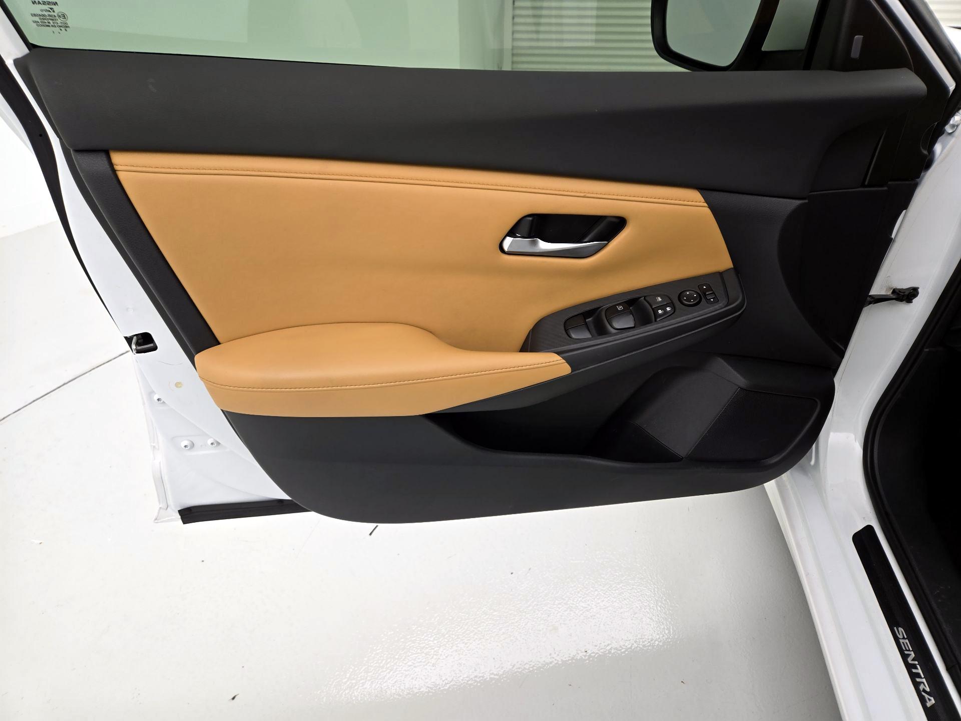 Thumbnail: 2021 Nissan Sentra - 12