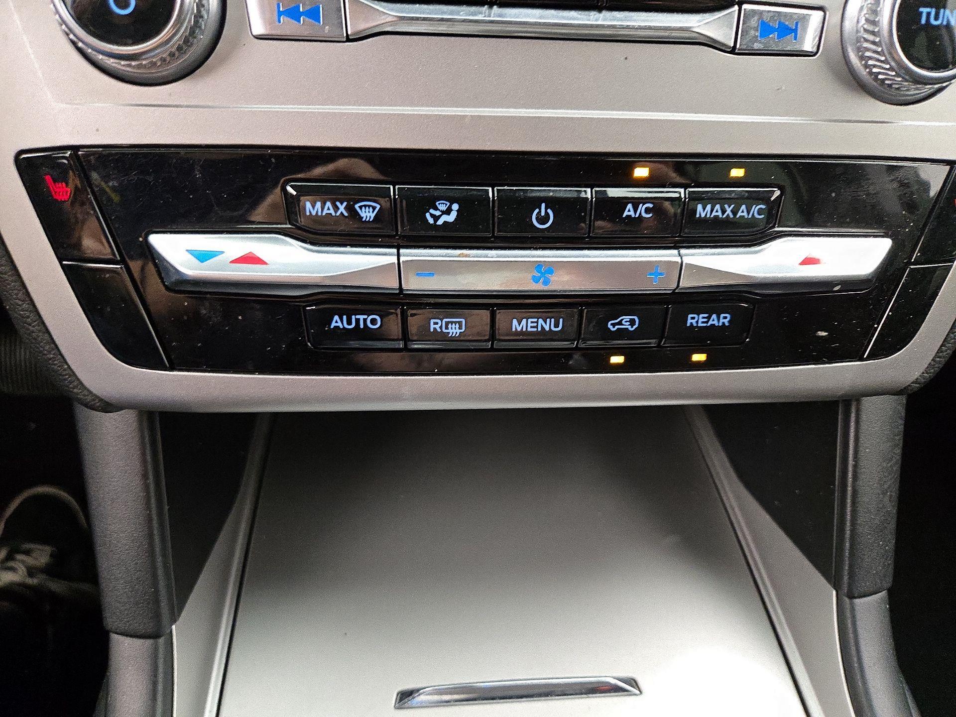 Thumbnail: 2022 Ford Explorer - 16