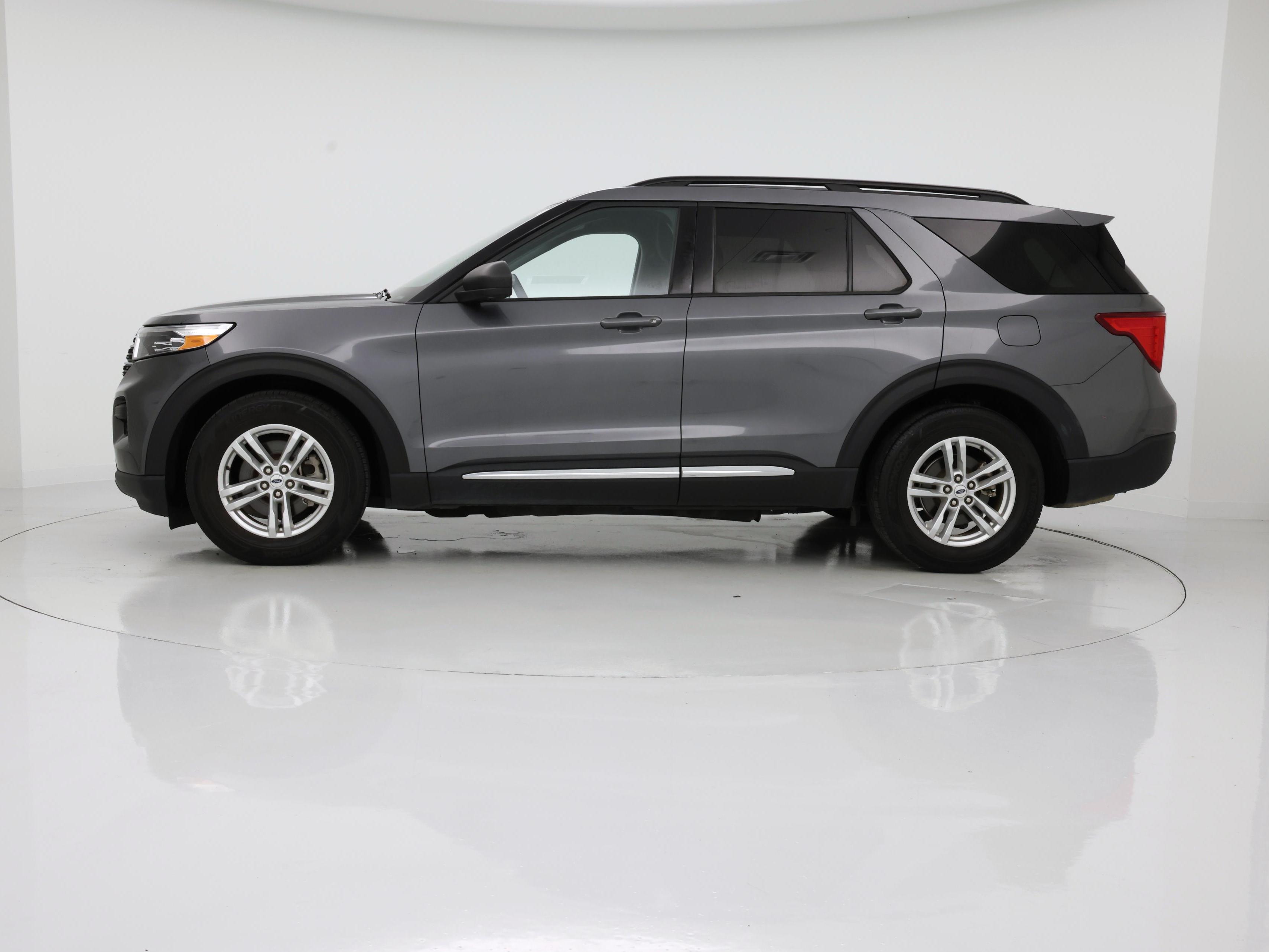 Thumbnail: 2022 Ford Explorer - 3