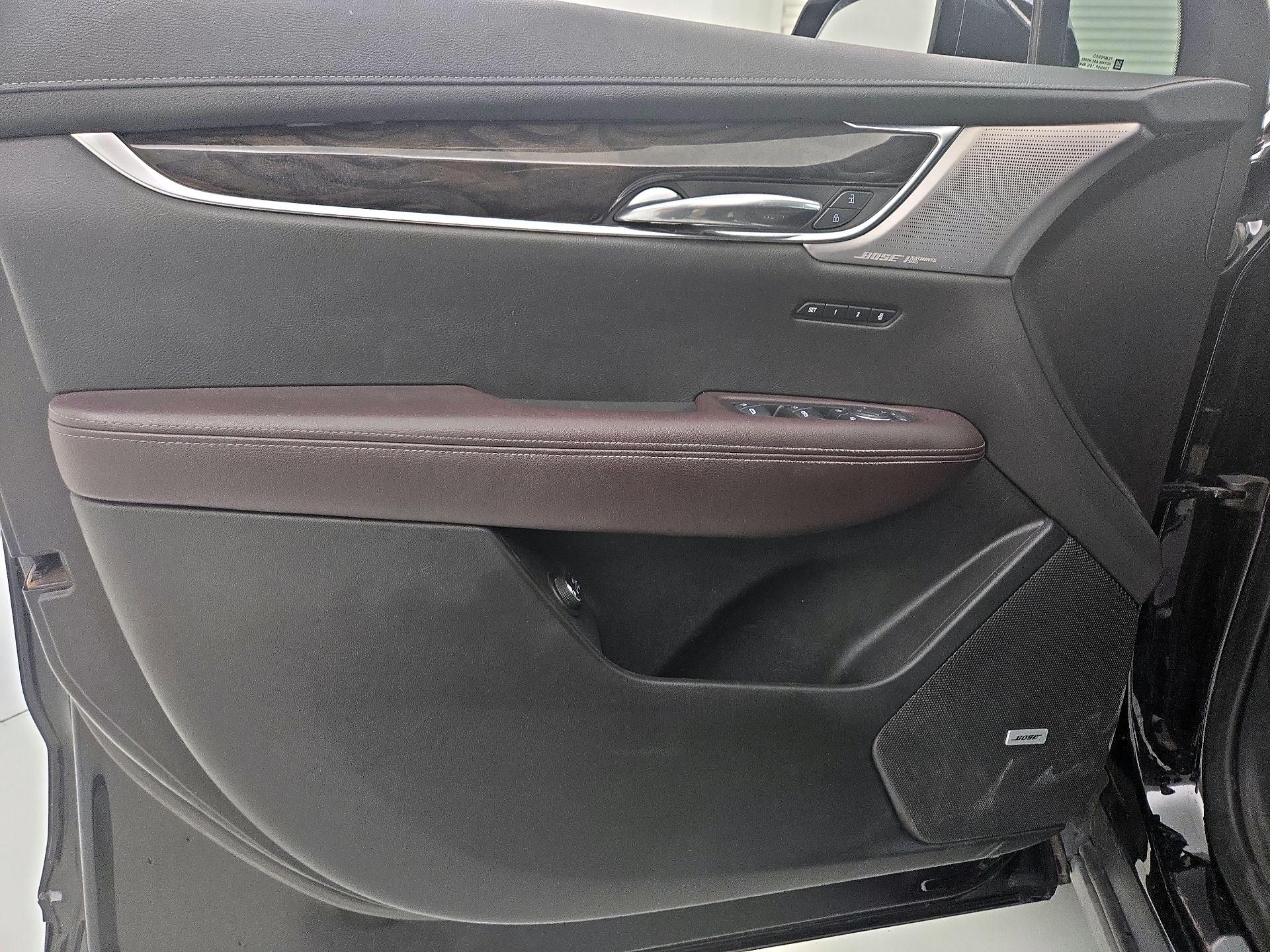 Thumbnail: 2021 Cadillac XT6 - 12