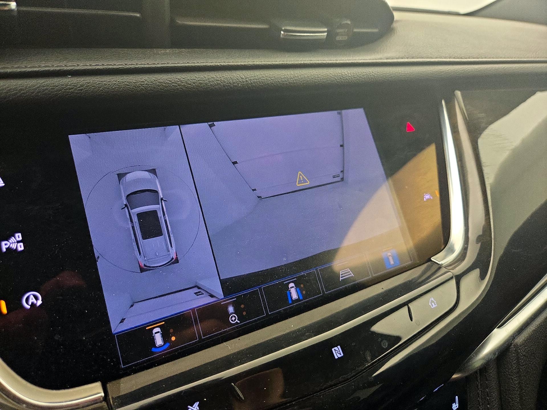 Thumbnail: 2021 Cadillac XT6 - 15