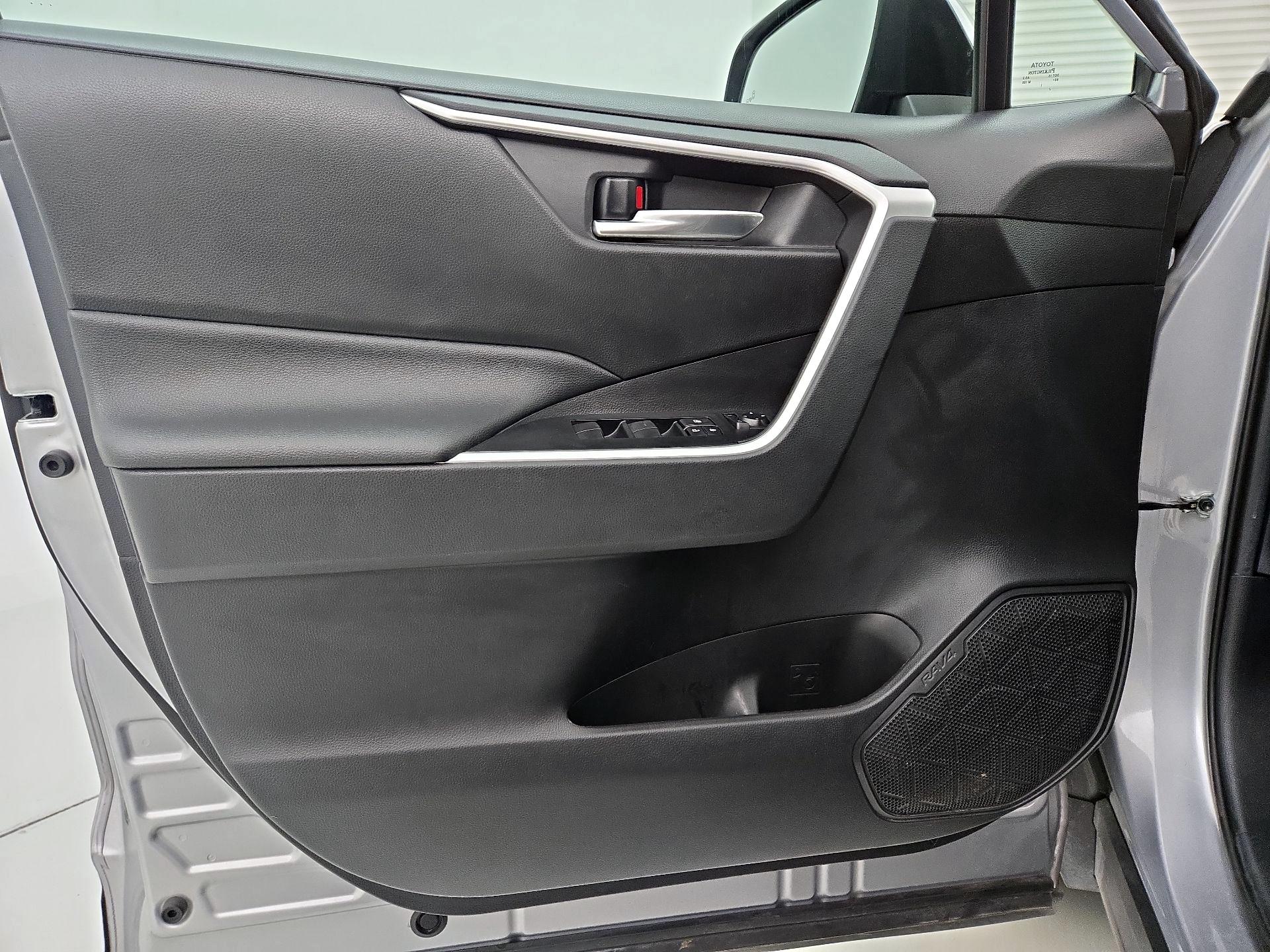 Thumbnail: 2021 Toyota RAV4 - 12