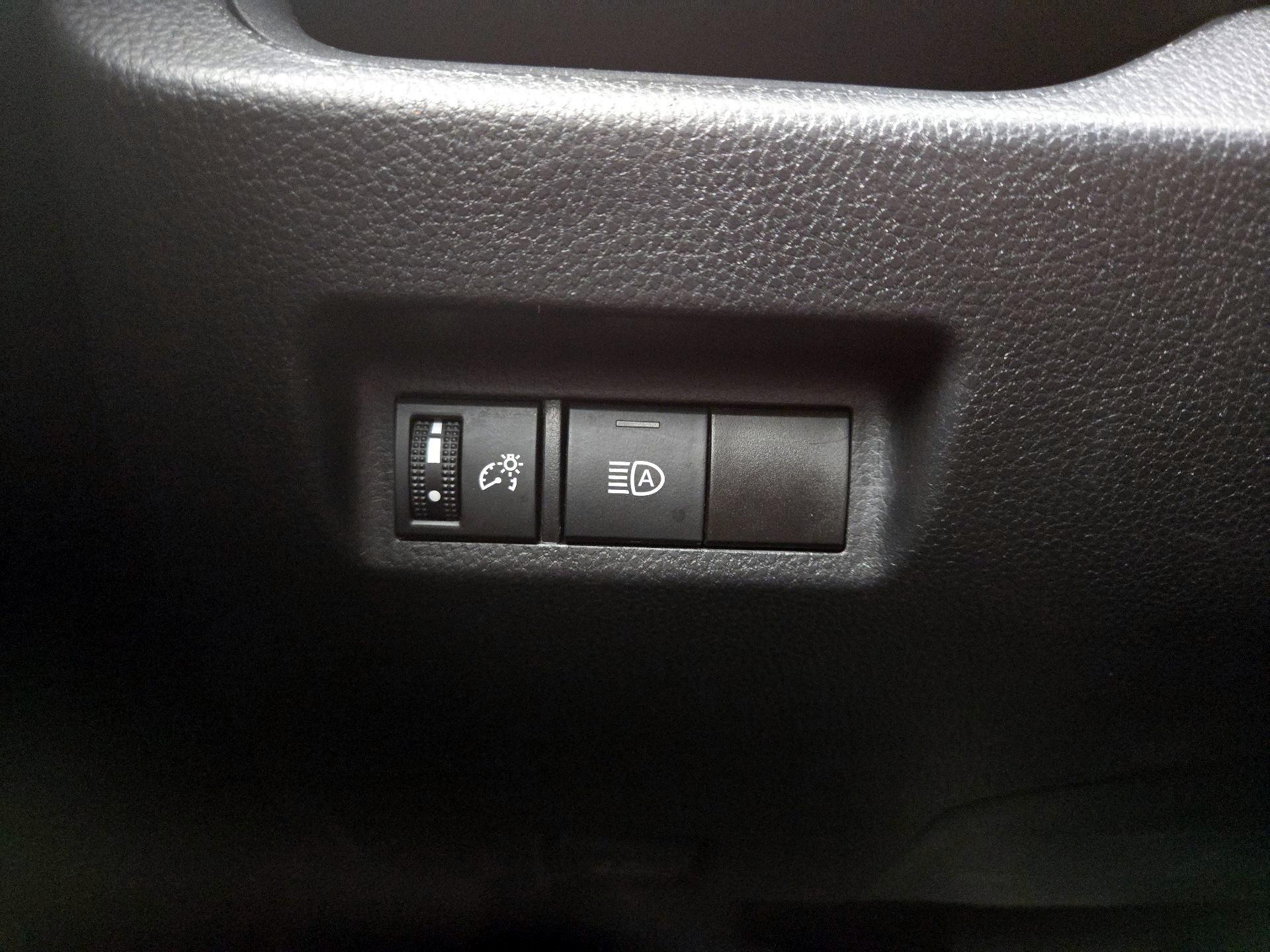Thumbnail: 2021 Toyota RAV4 - 13