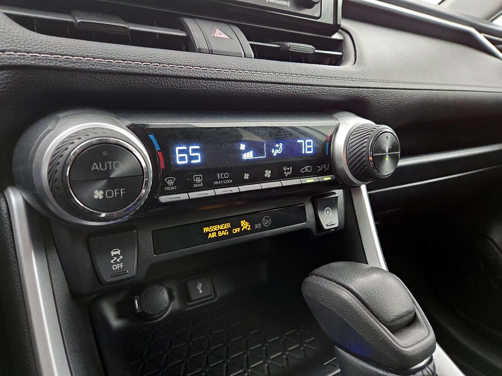 Thumbnail: 2021 Toyota RAV4 - 16