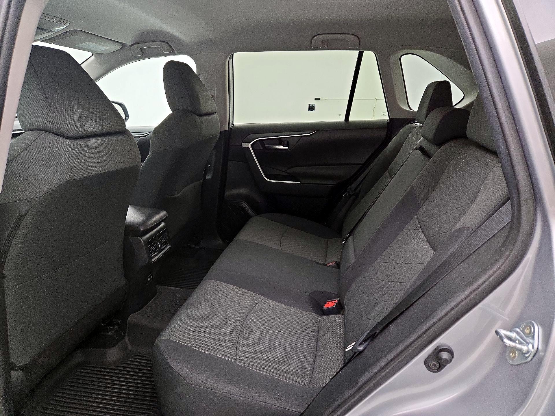 Thumbnail: 2021 Toyota RAV4 - 19