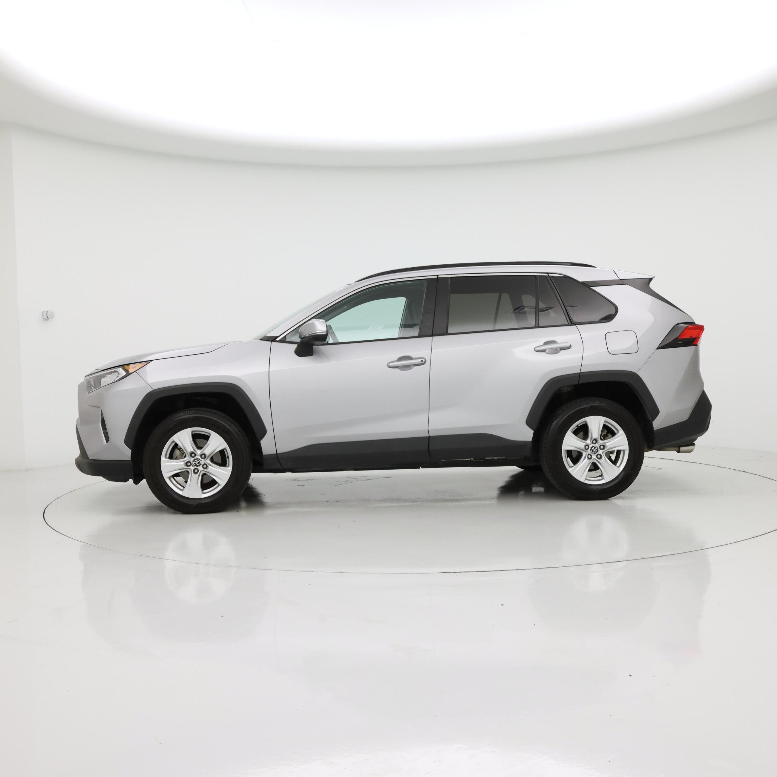 Thumbnail: 2021 Toyota RAV4 - 3