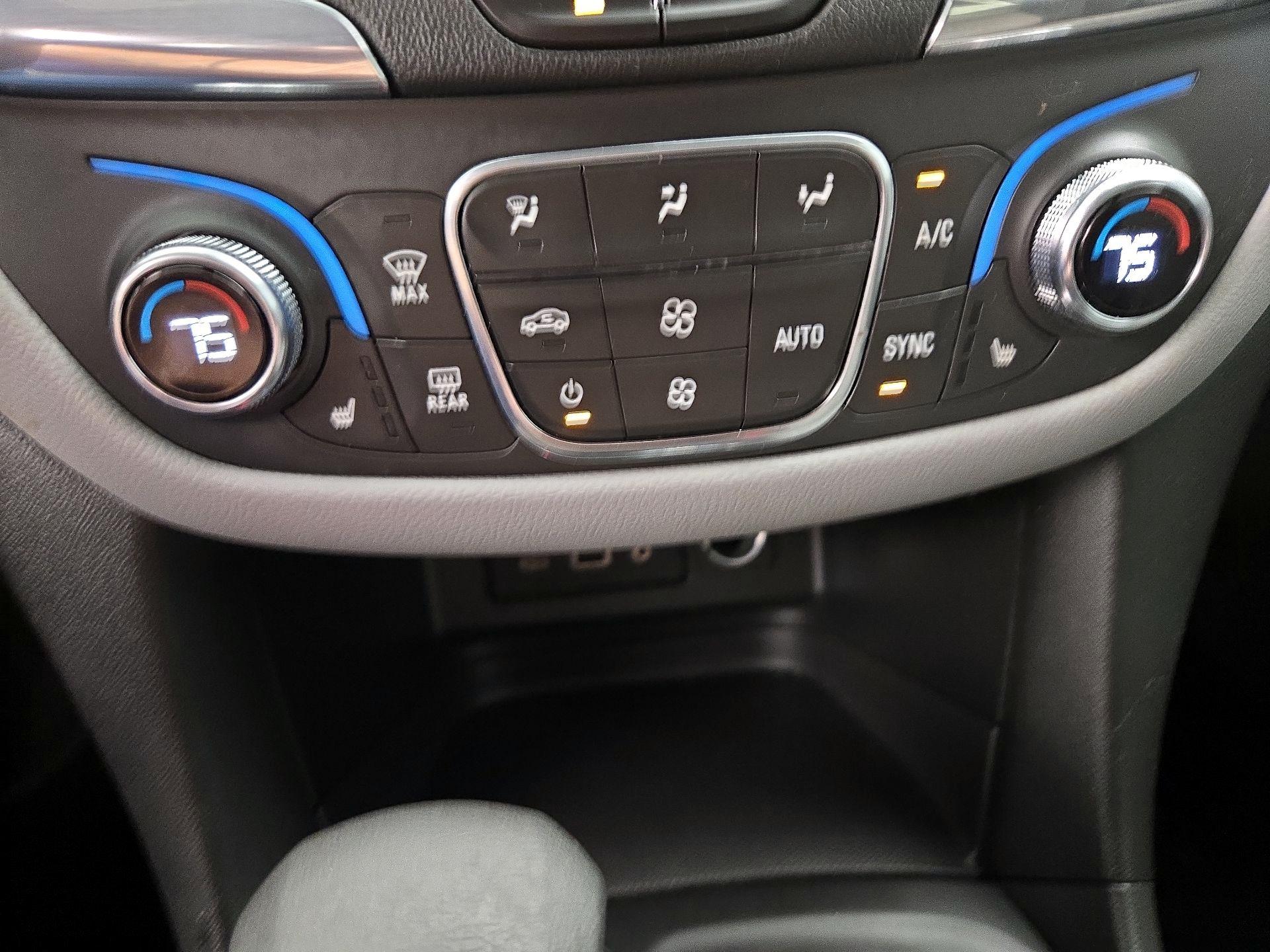 Thumbnail: 2022 Chevrolet Equinox - 17