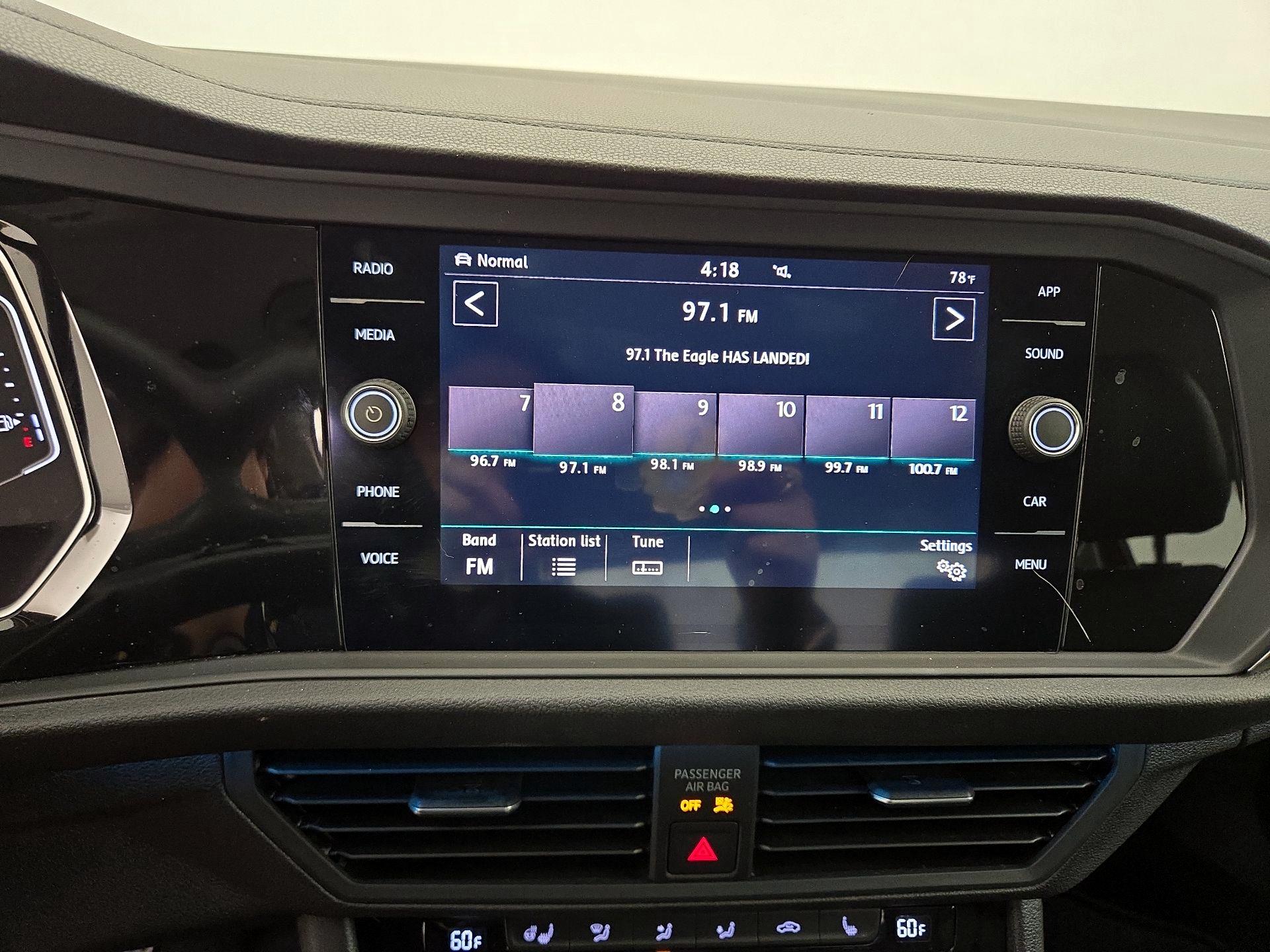 Thumbnail: 2019 Volkswagen Jetta - 15