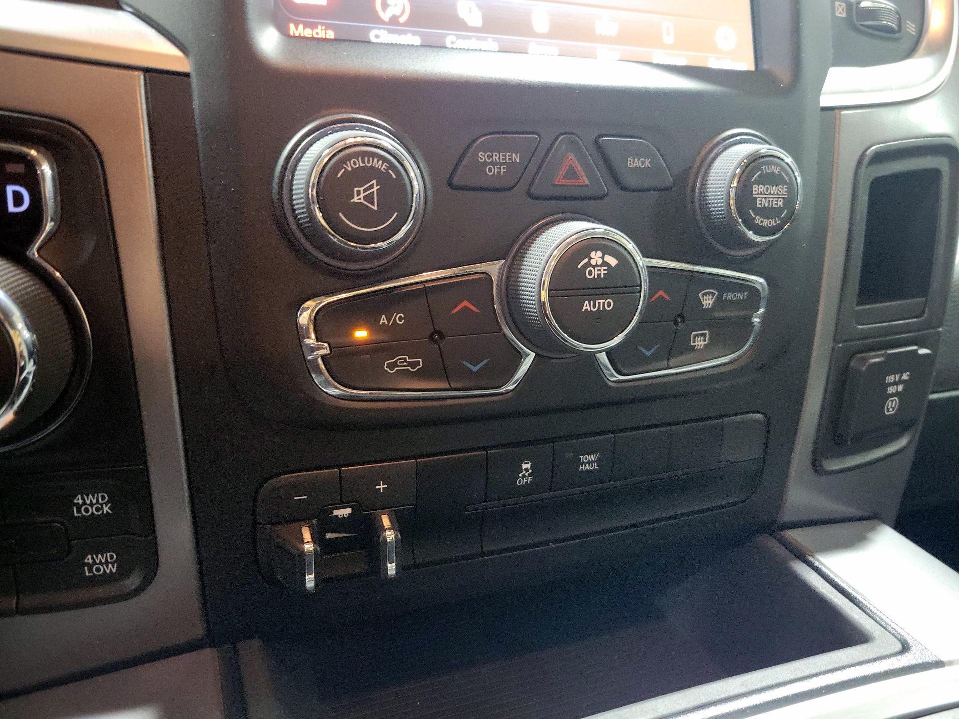 Thumbnail: 2023 RAM 1500 Classic - 16