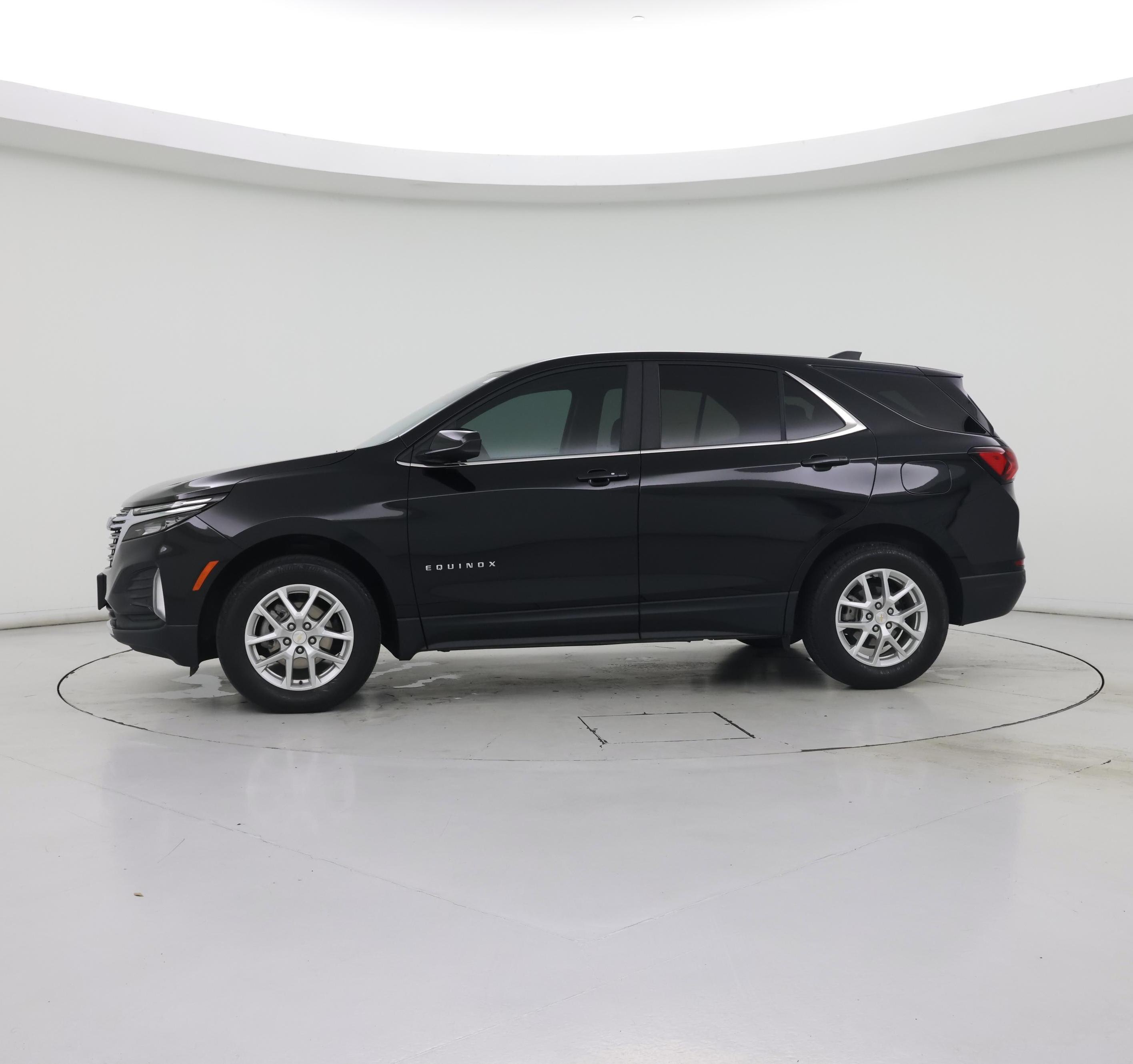 Thumbnail: 2023 Chevrolet Equinox - 3