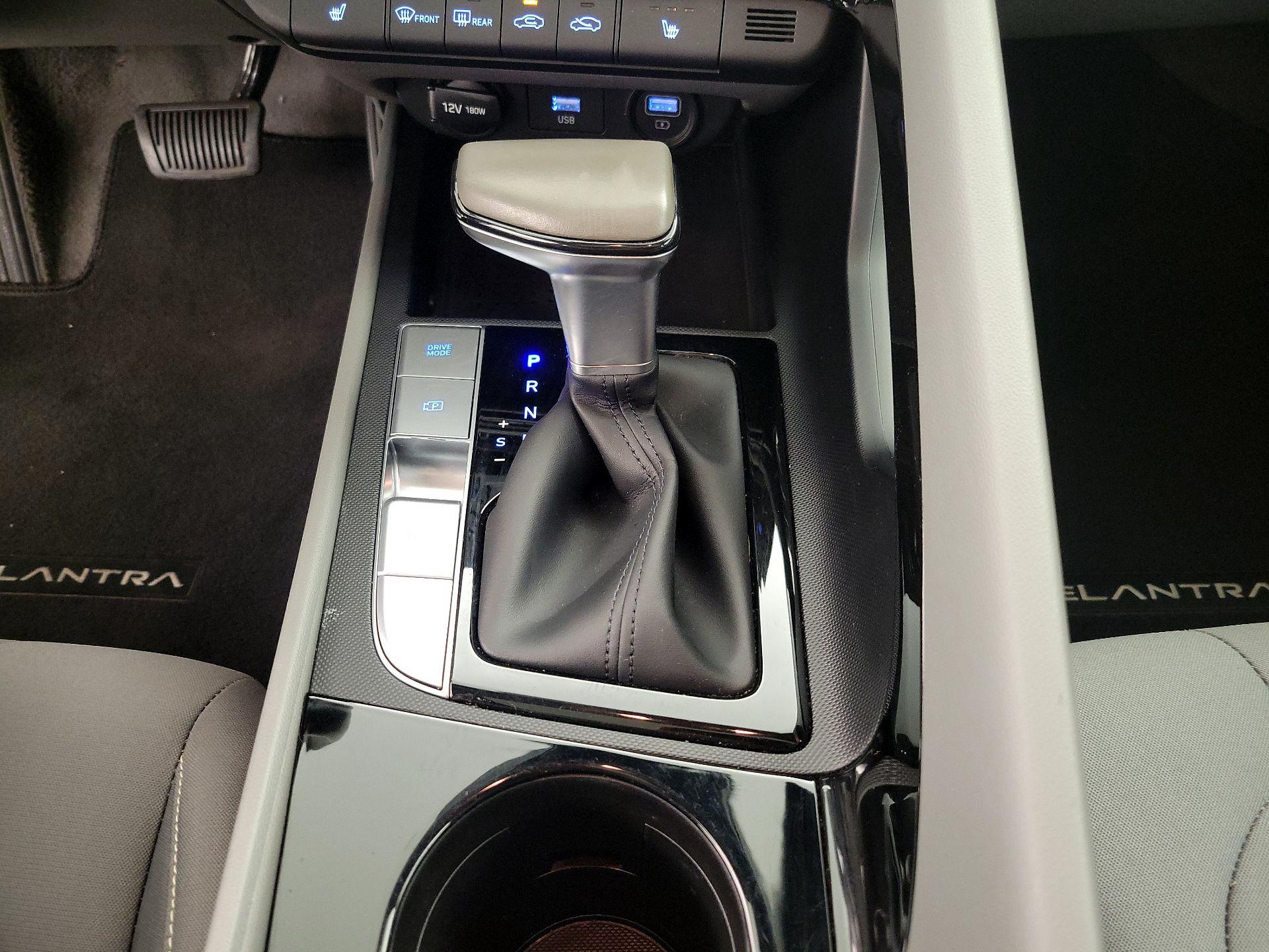 Thumbnail: 2022 Hyundai Elantra - 17