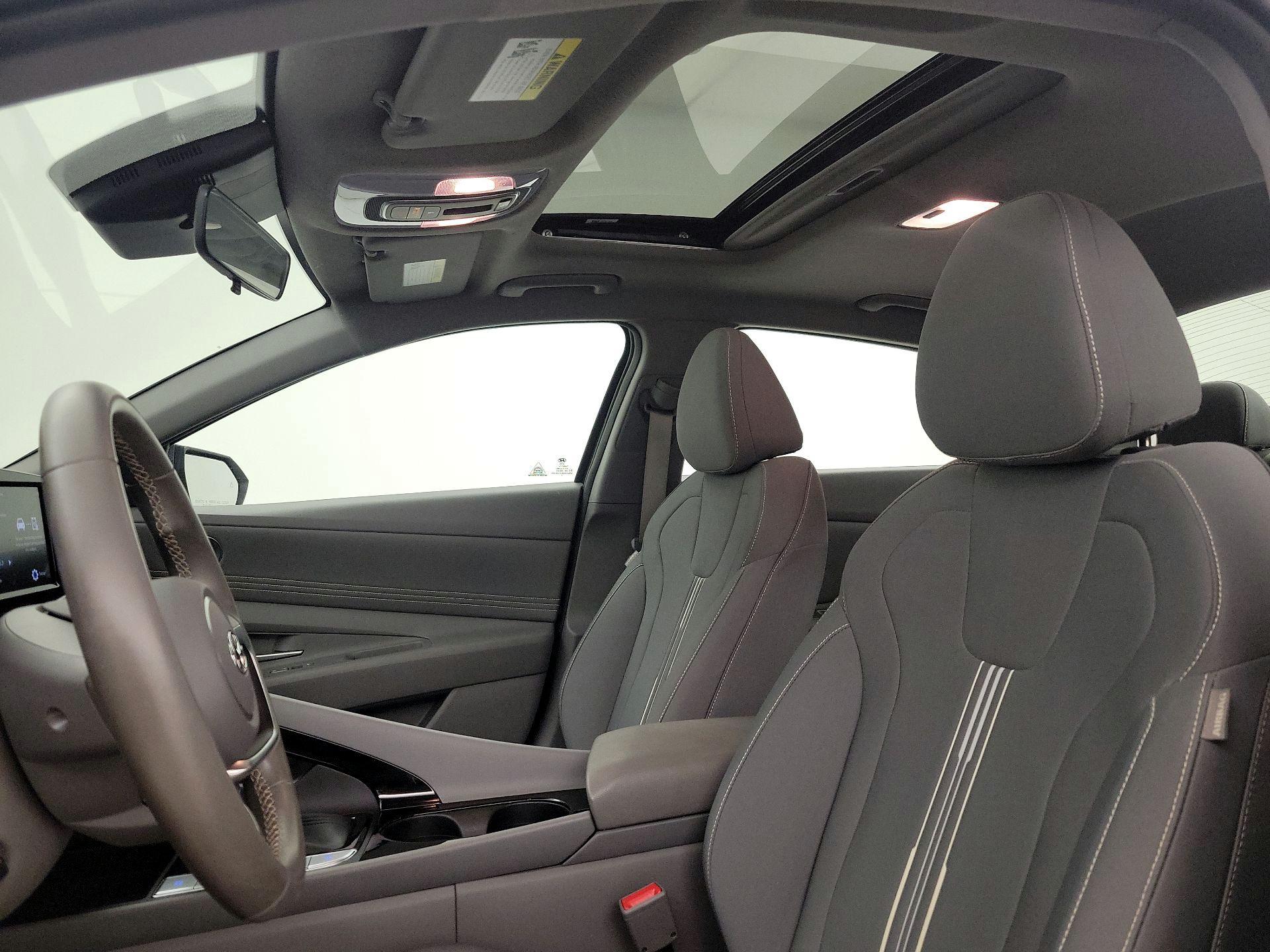 Thumbnail: 2022 Hyundai Elantra - 18