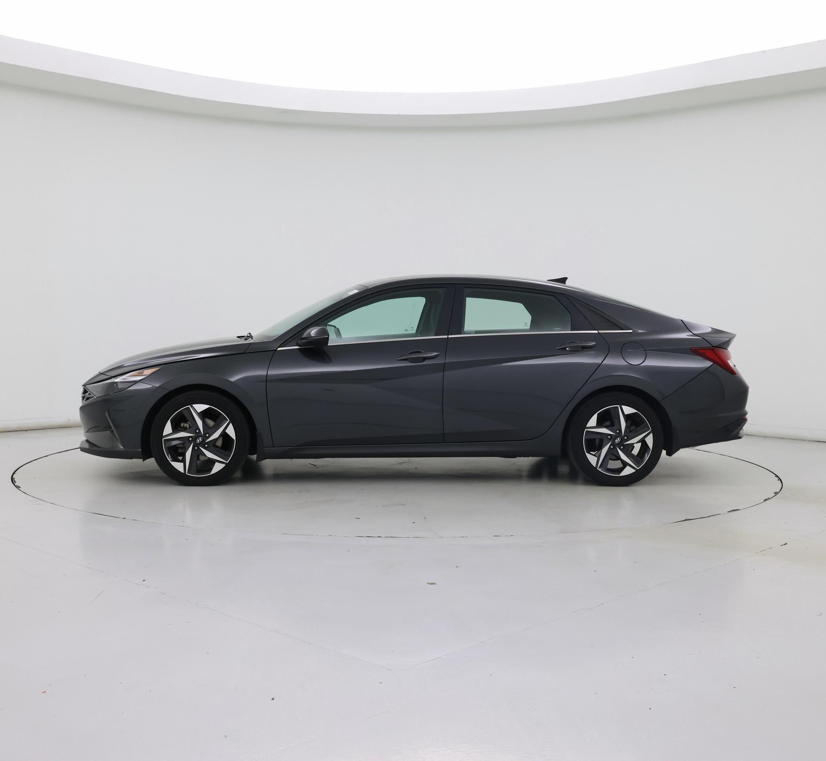 Thumbnail: 2022 Hyundai Elantra - 3
