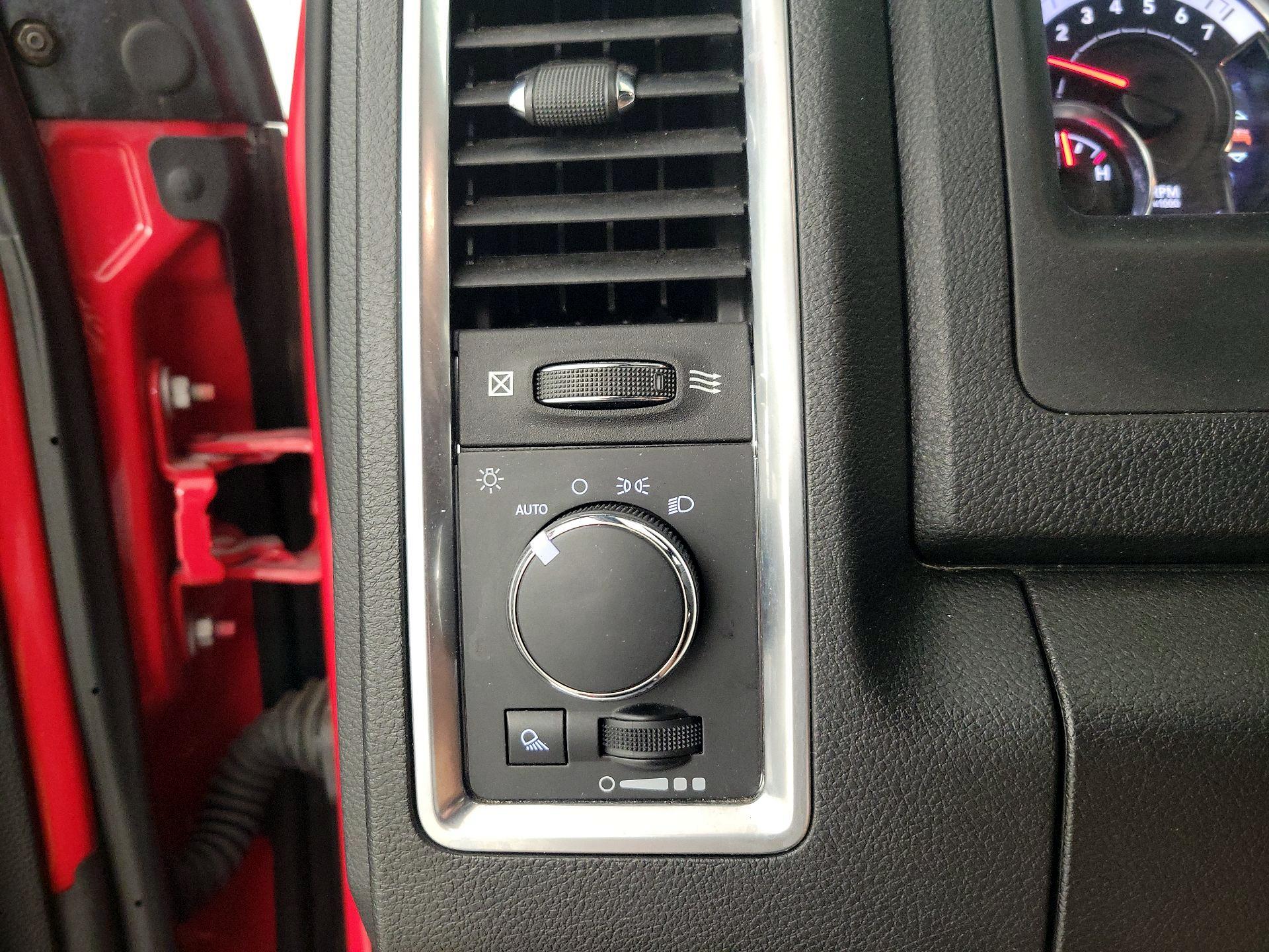 Thumbnail: 2023 RAM 1500 Classic - 13
