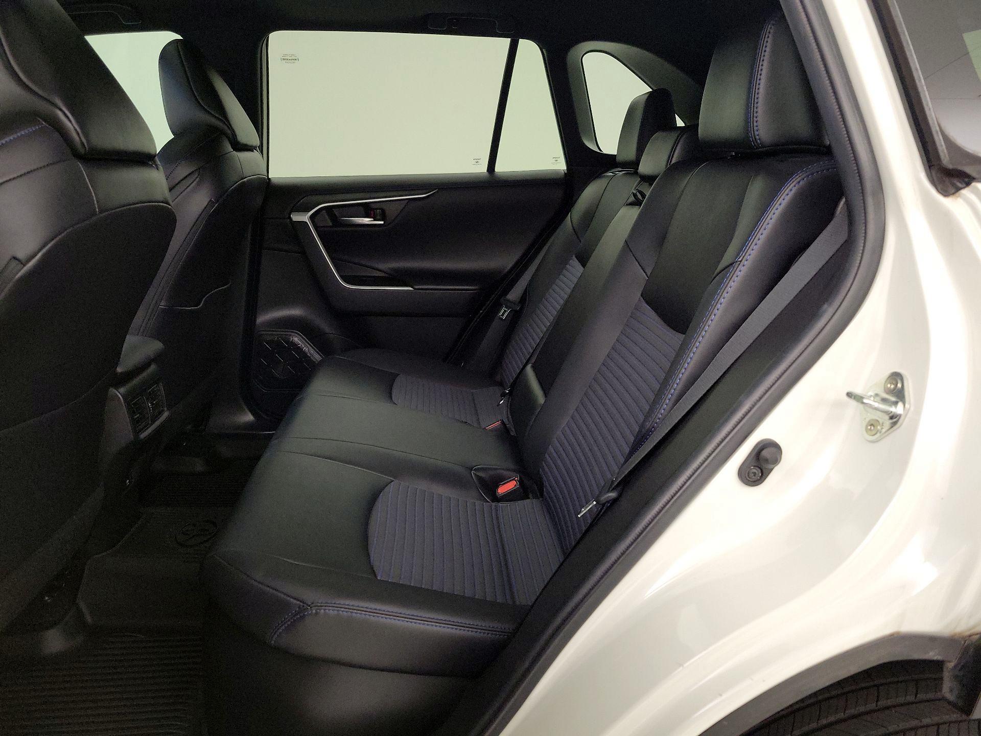 Thumbnail: 2021 Toyota RAV4 - 20