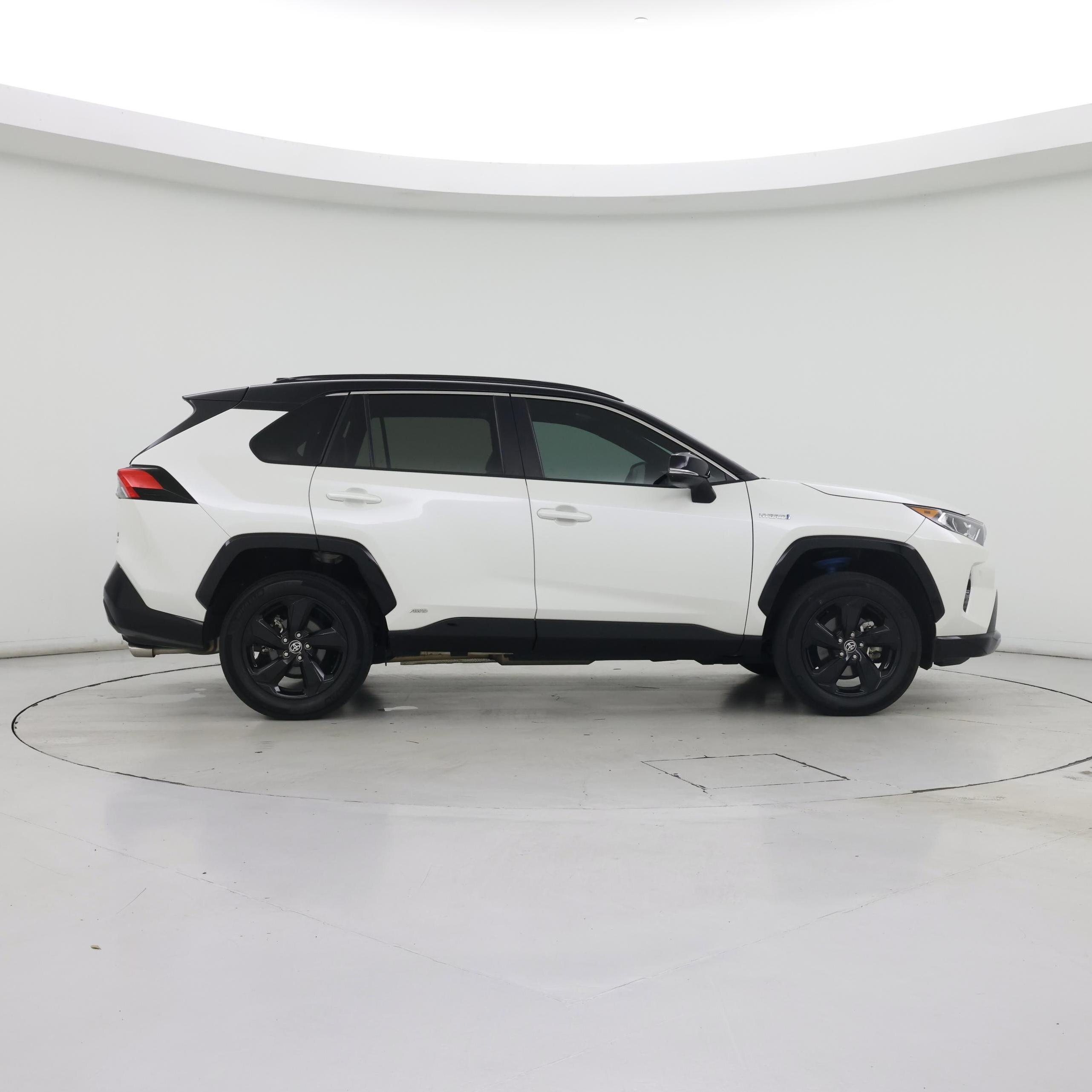 Thumbnail: 2021 Toyota RAV4 - 7