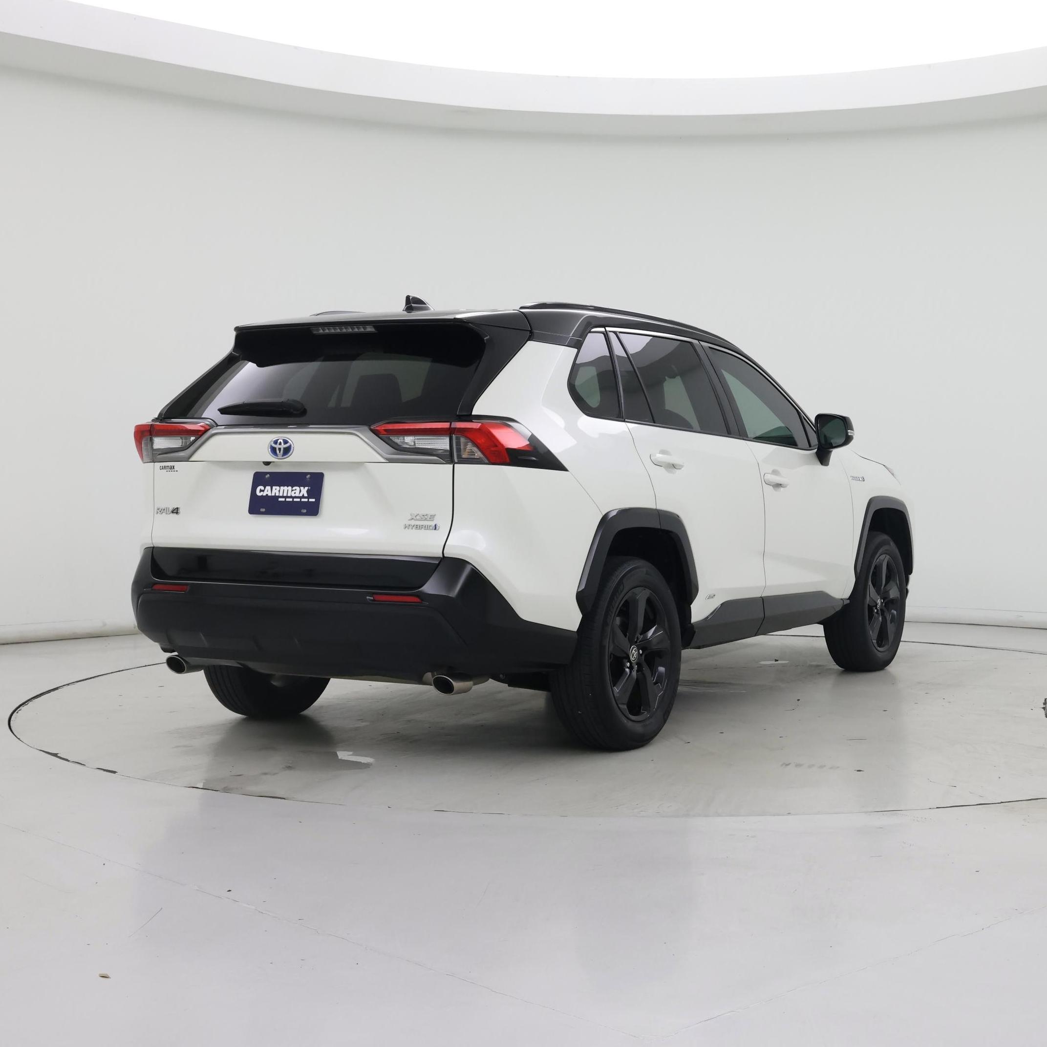 Thumbnail: 2021 Toyota RAV4 - 8