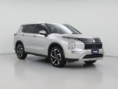 Silver 2023 Mitsubishi Outlander SE
