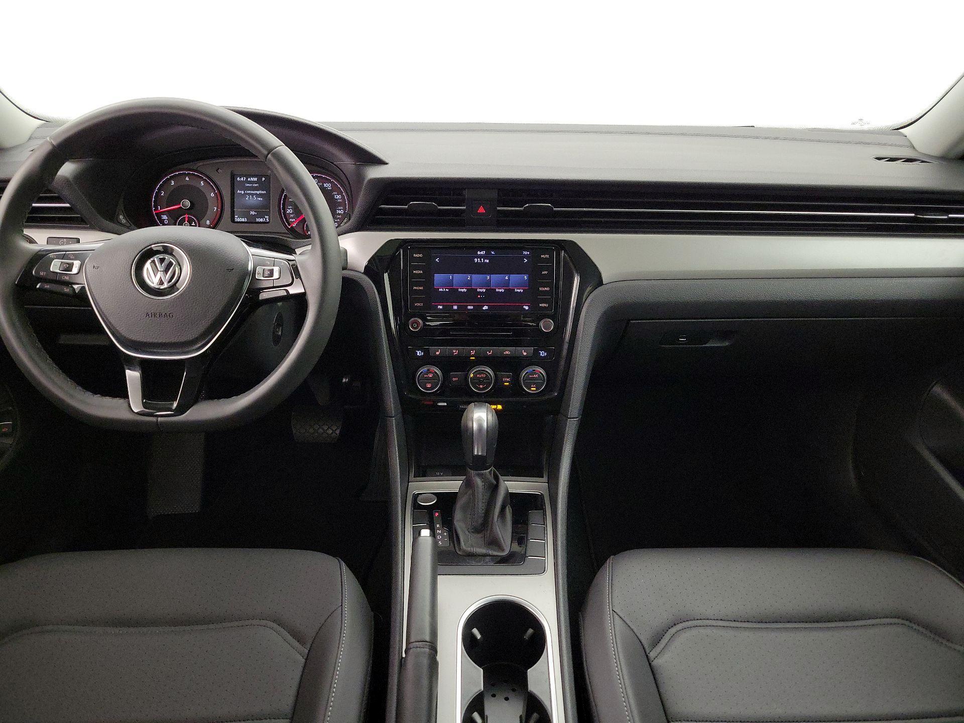 Thumbnail: 2022 Volkswagen Passat - 9