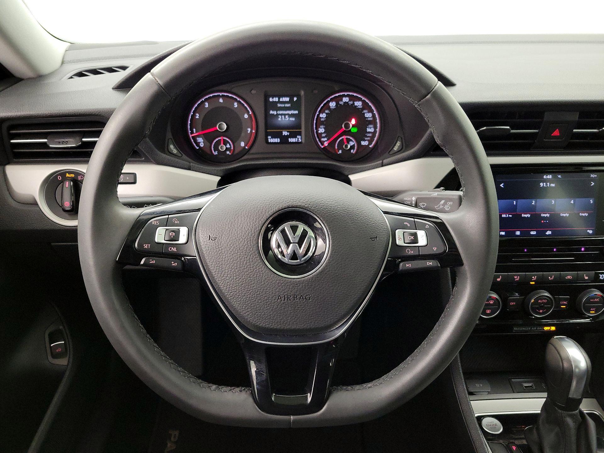 Thumbnail: 2022 Volkswagen Passat - 10